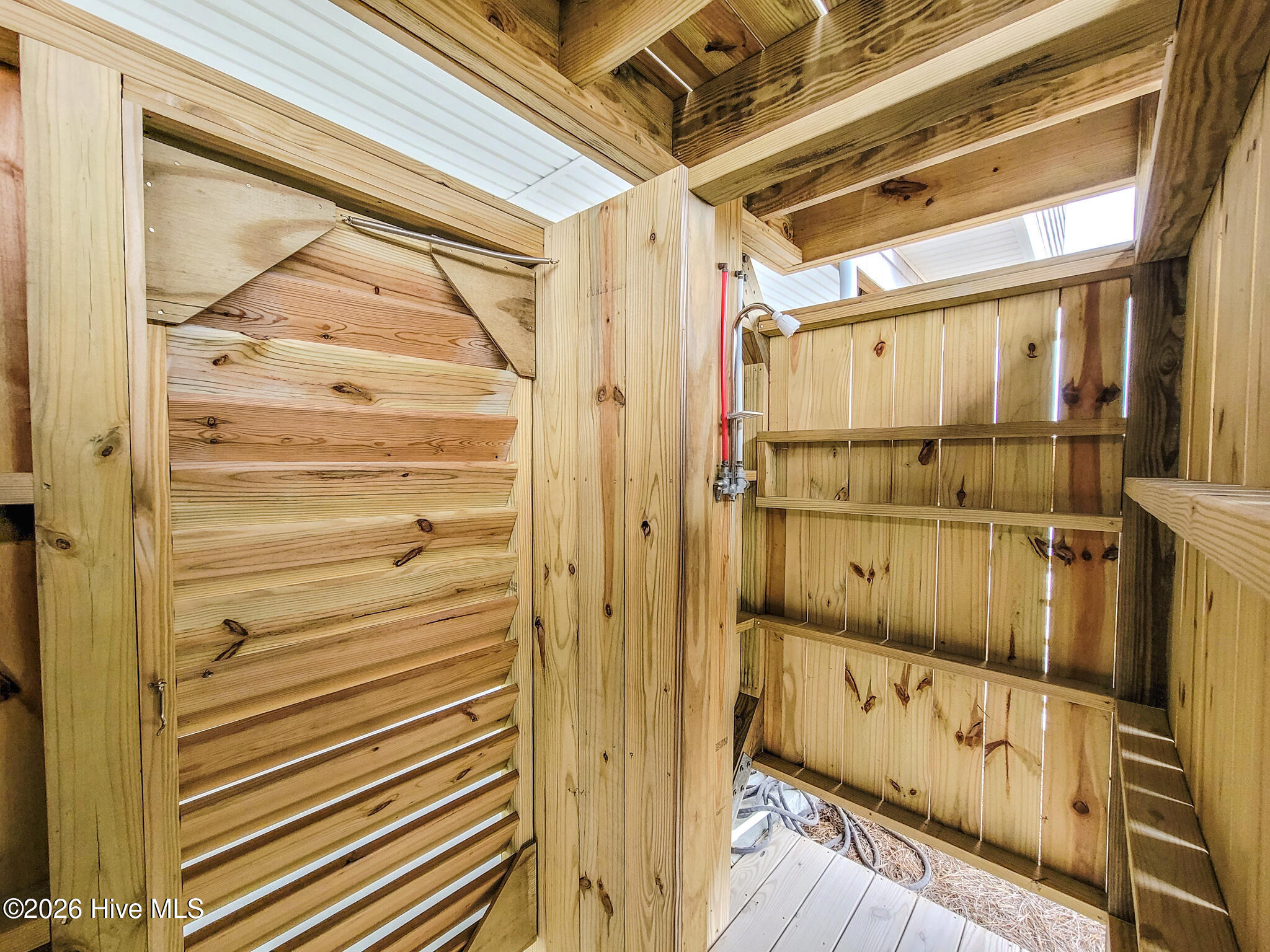 100553641 | Photo 13