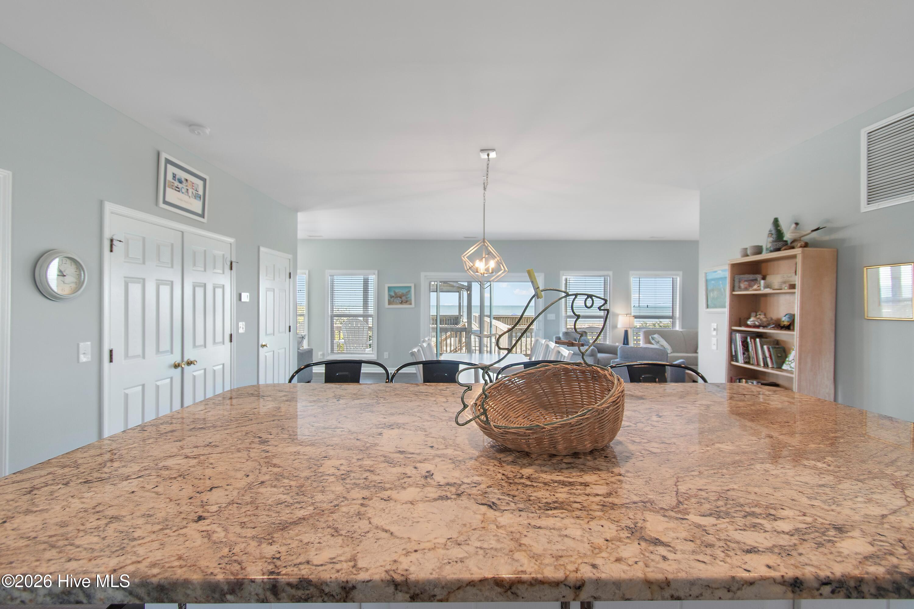 100566525 | Photo 21