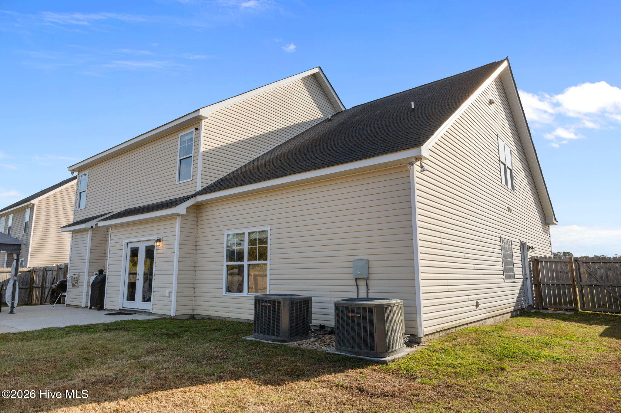 100564240 | Photo 61