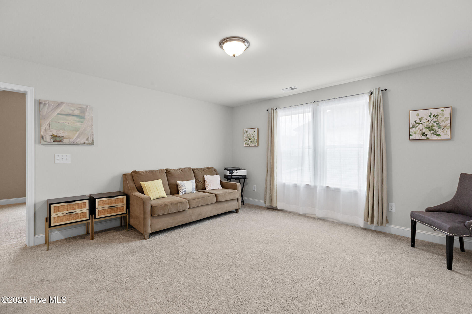 100549567 | Photo 32