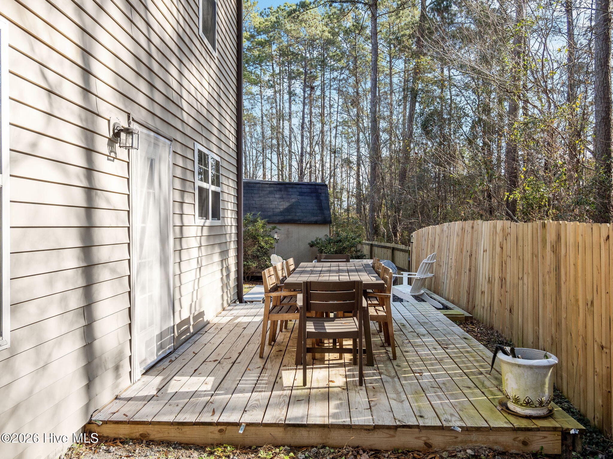 100548967 | Photo 25