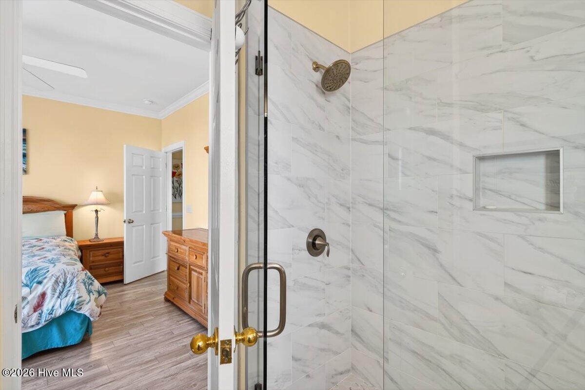 100552949 | Photo 22