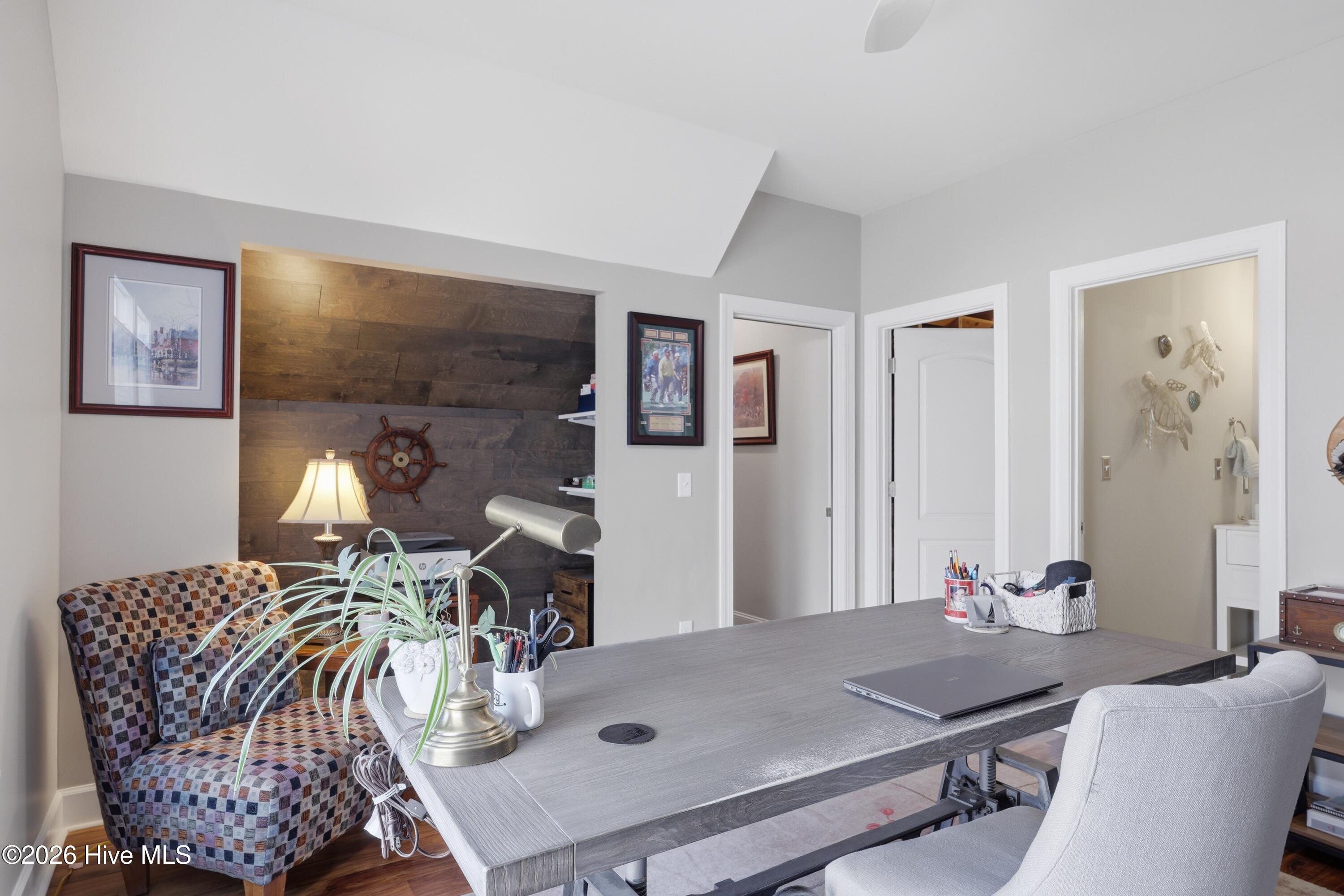 100560697 | Photo 60