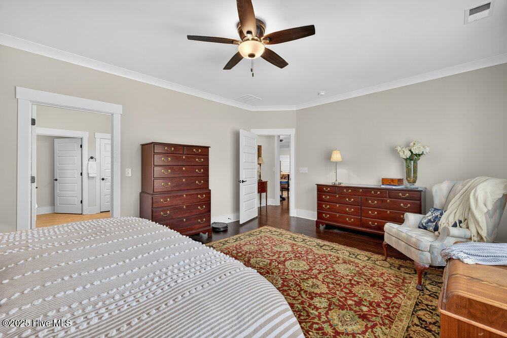 100525944 | Photo 18