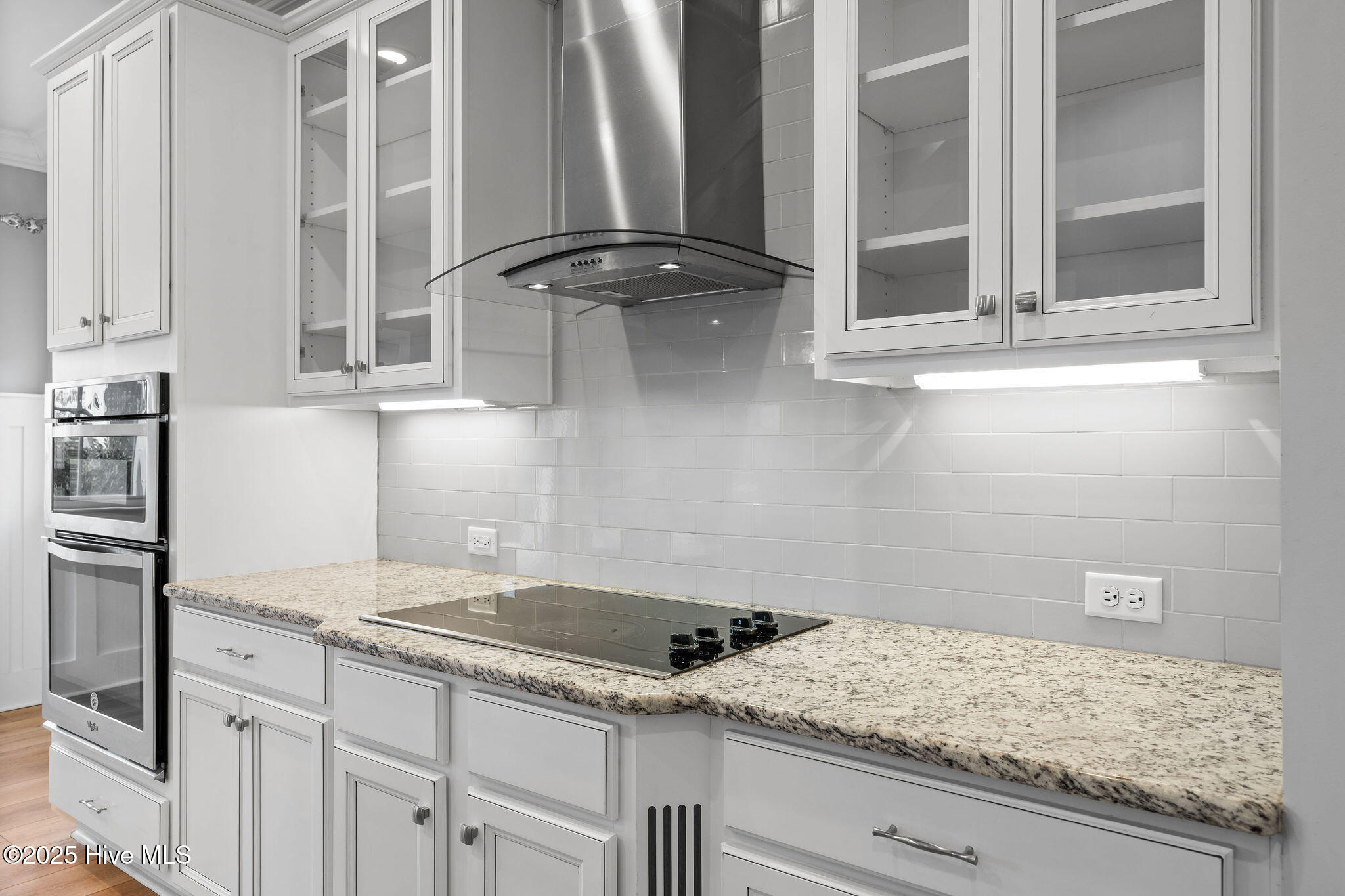 100564106 | Photo 19