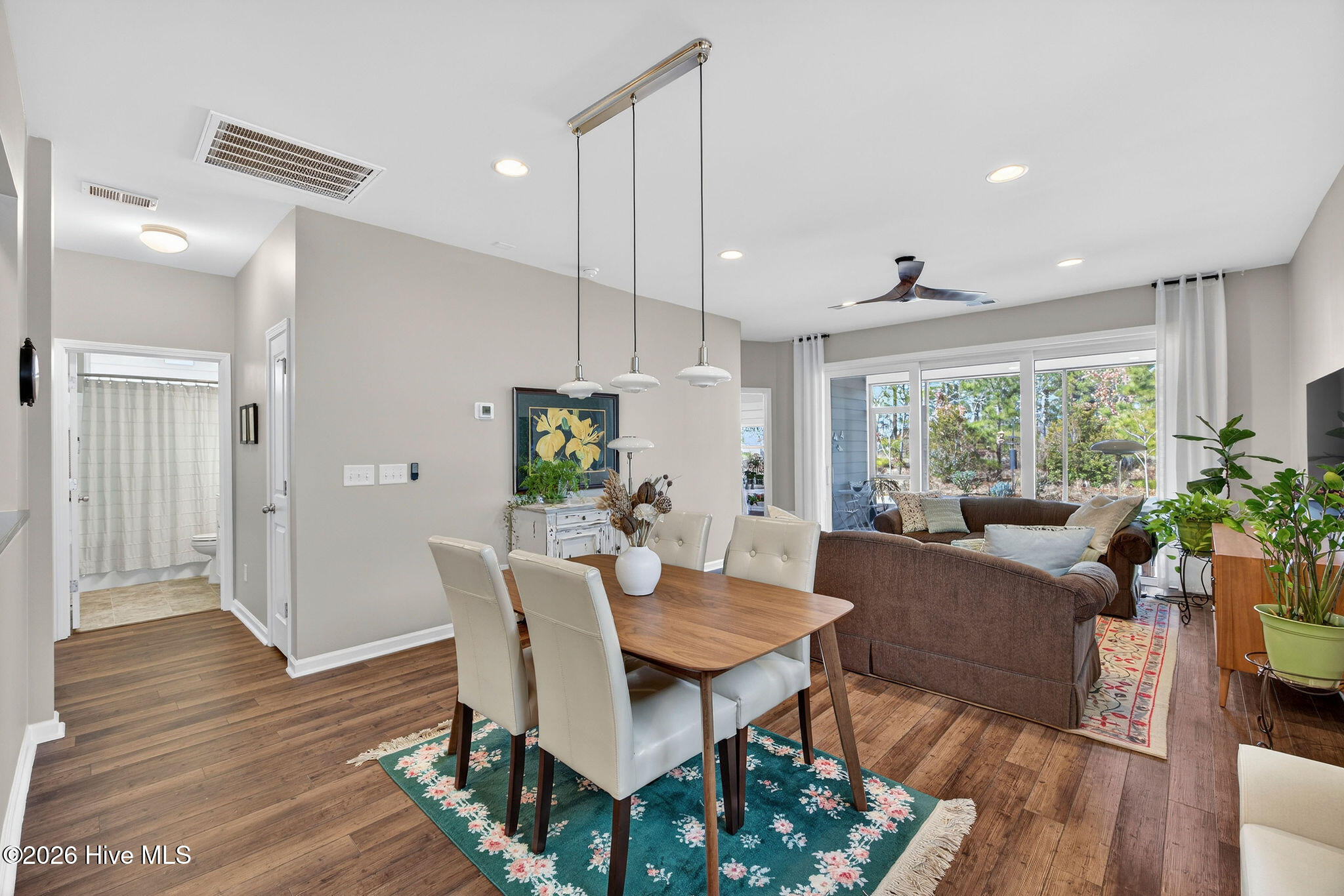 100551347 | Photo 19