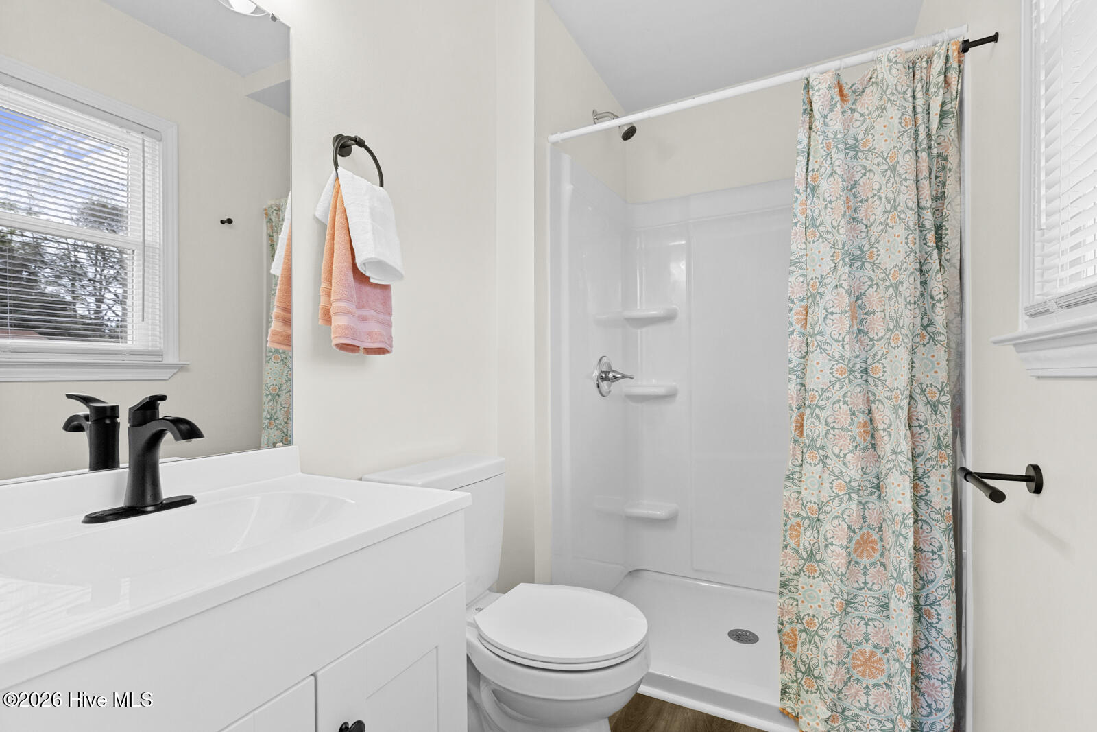 100563148 | Photo 23