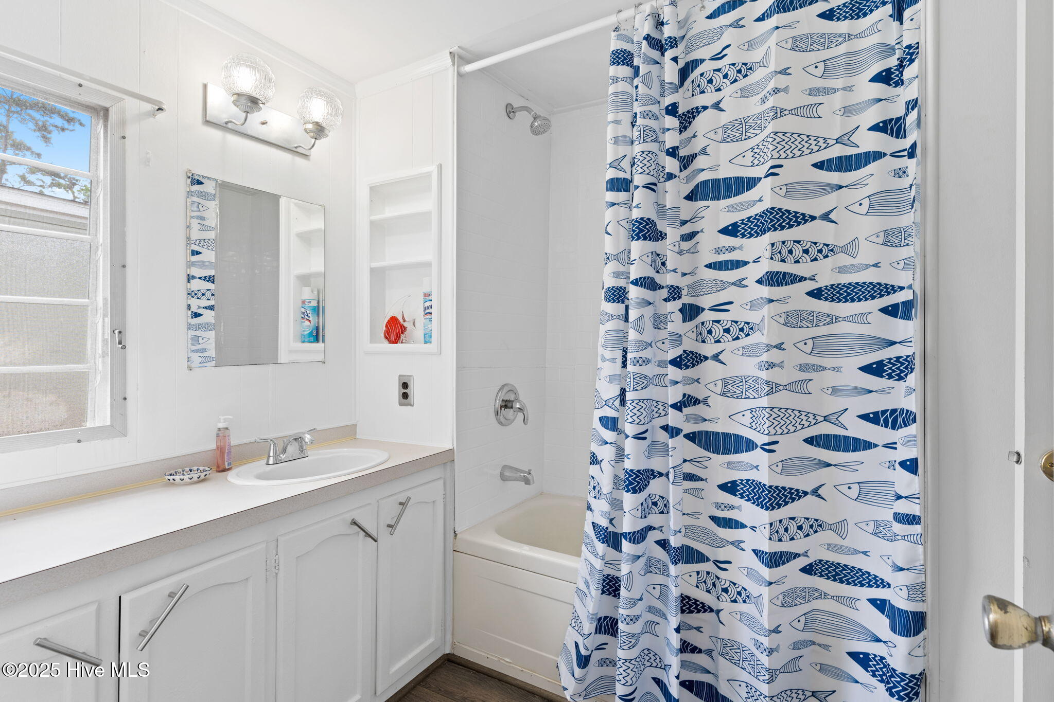 100521854 | Photo 24