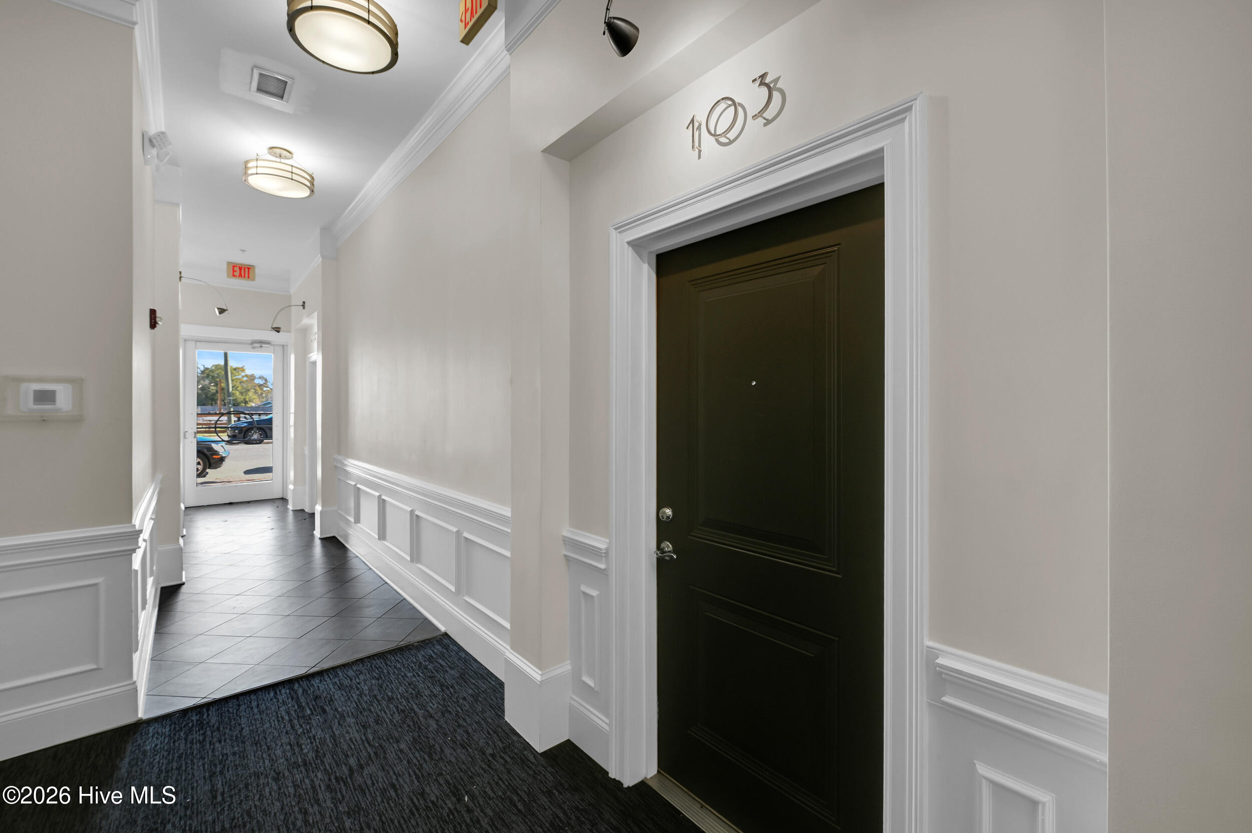 100551932 | Photo 24