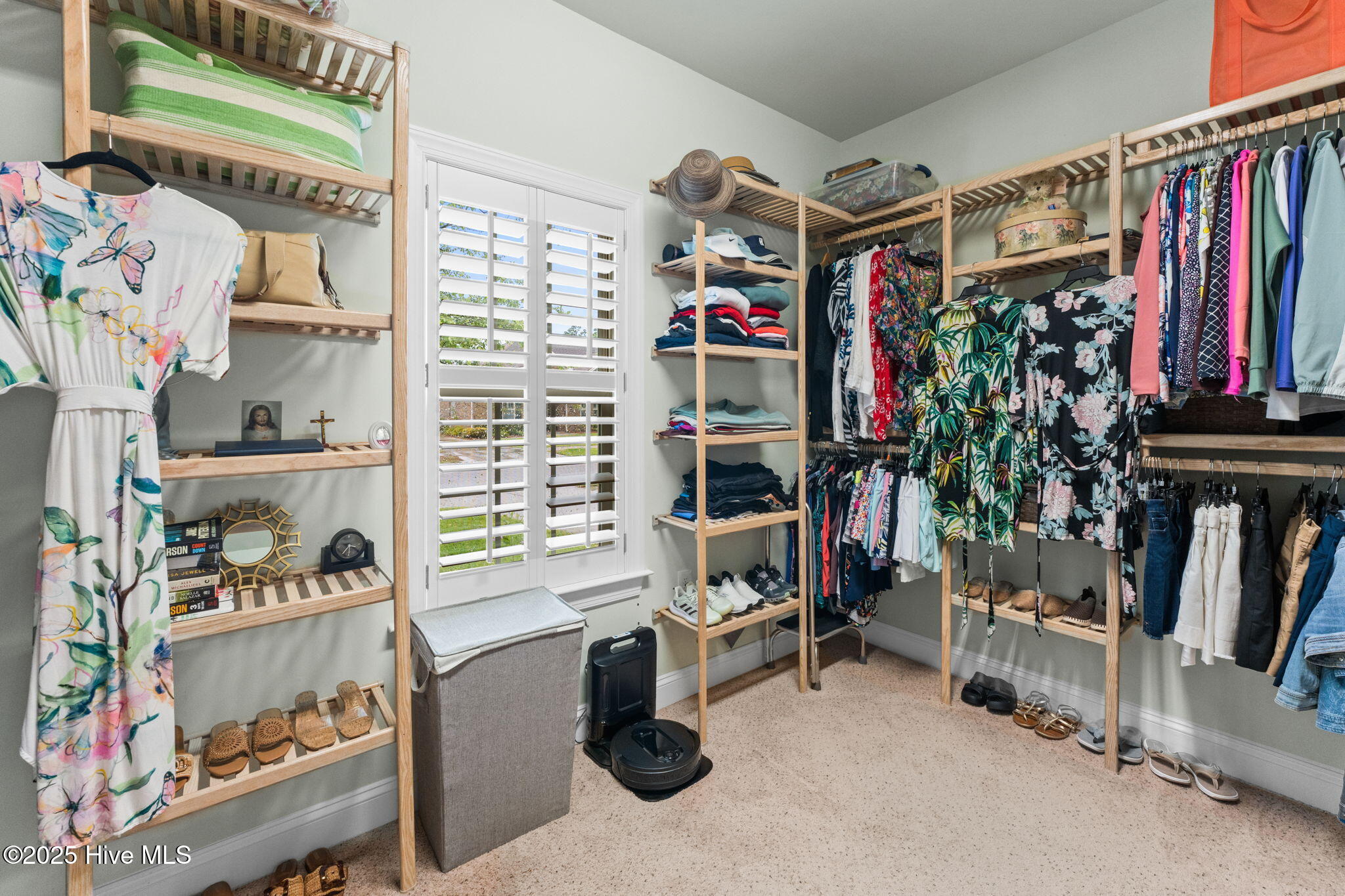 100515230 | Photo 27