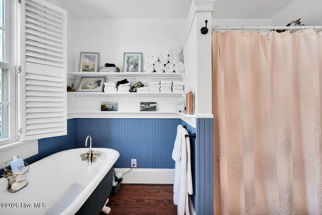 100563749 | Photo 35