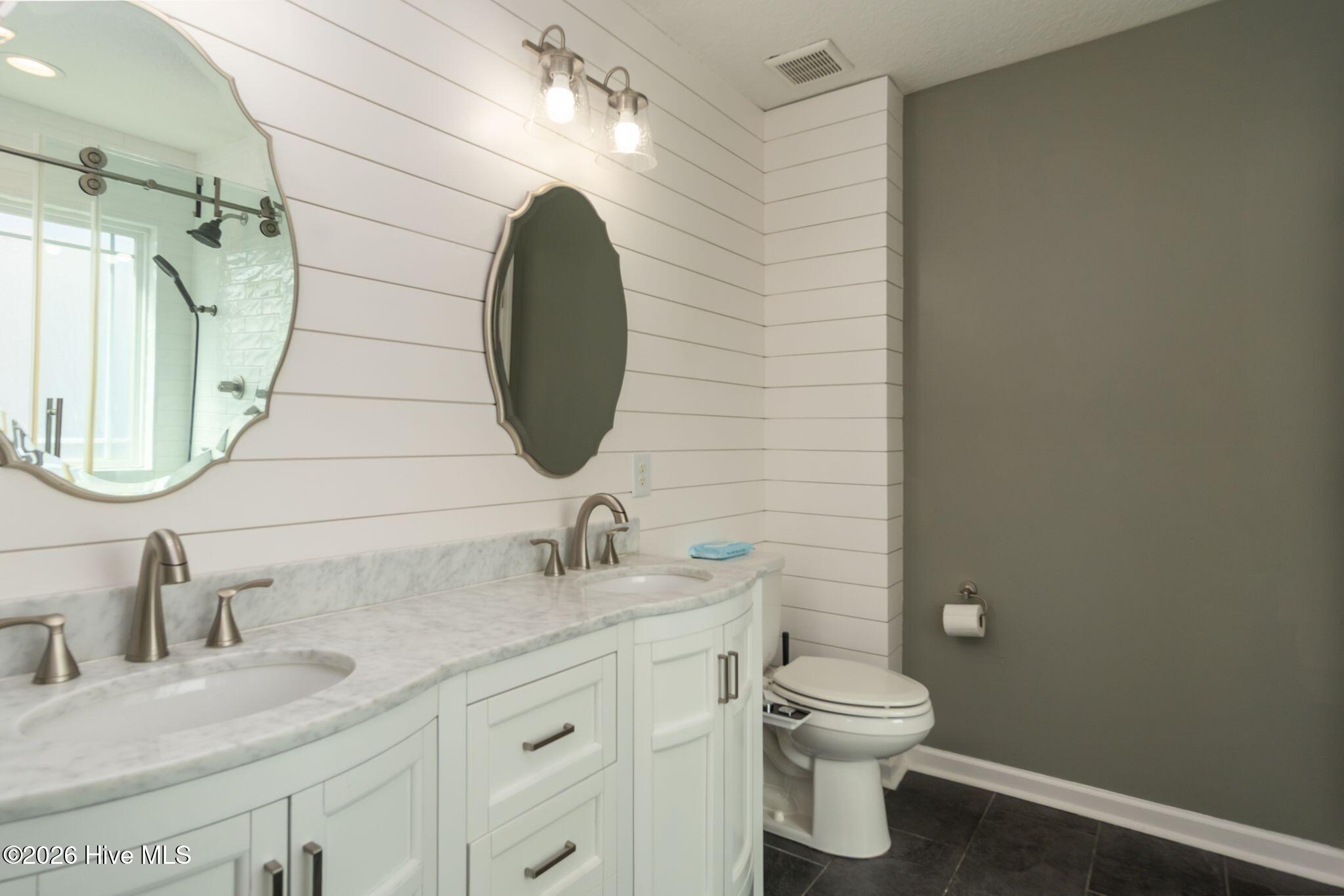 100566459 | Photo 29