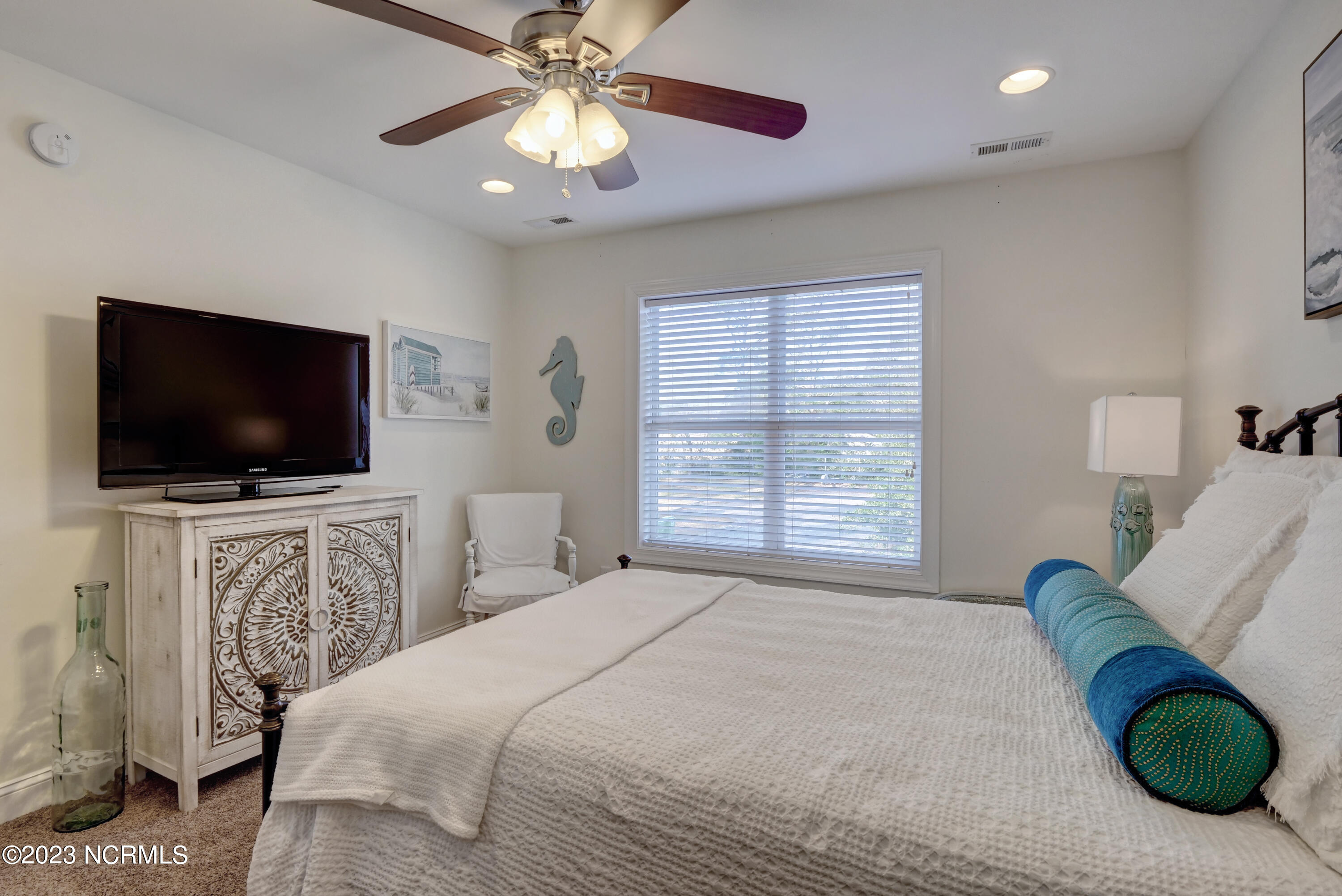 100516487 | Photo 41