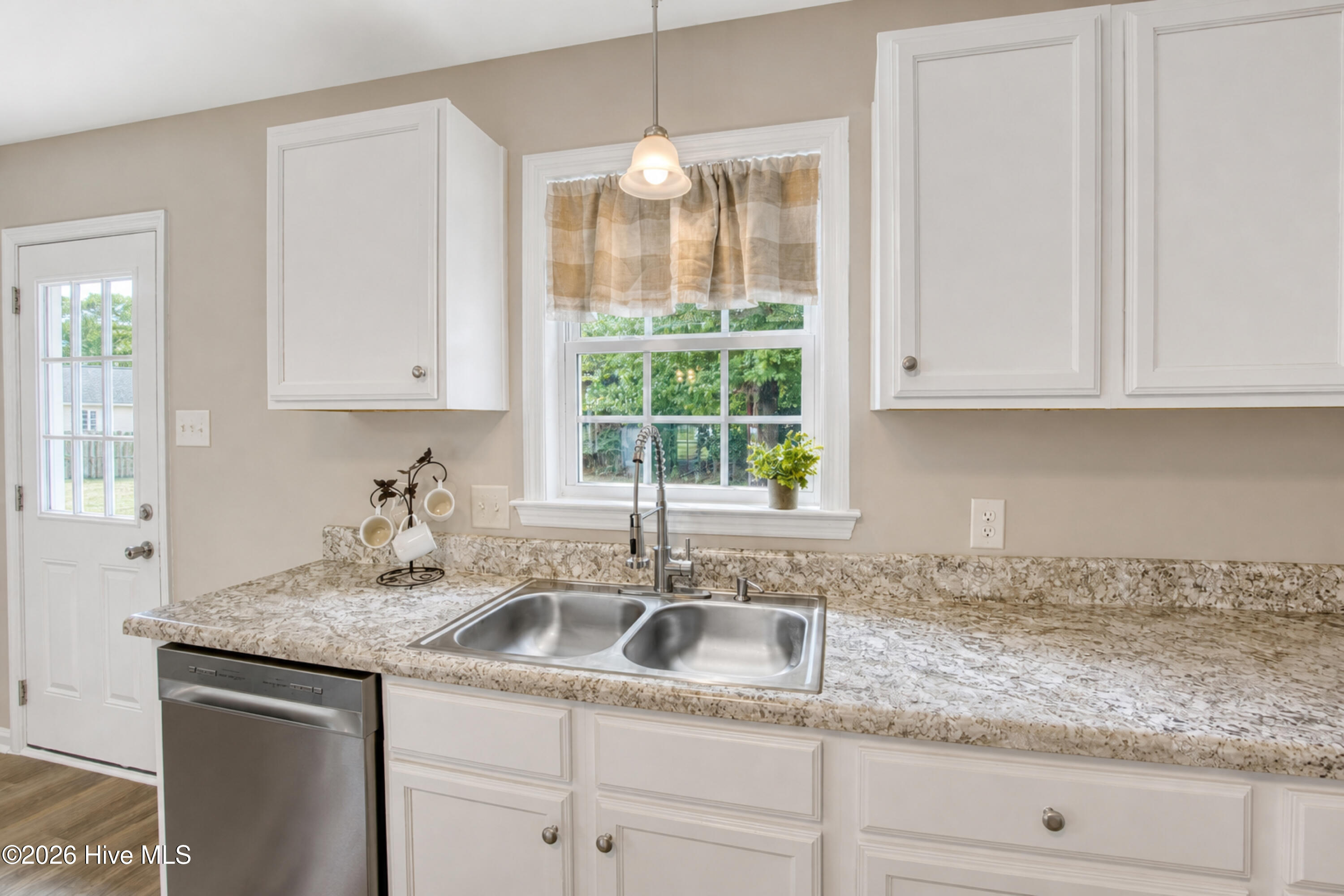 303 Big Tree Lane,Chinquapin