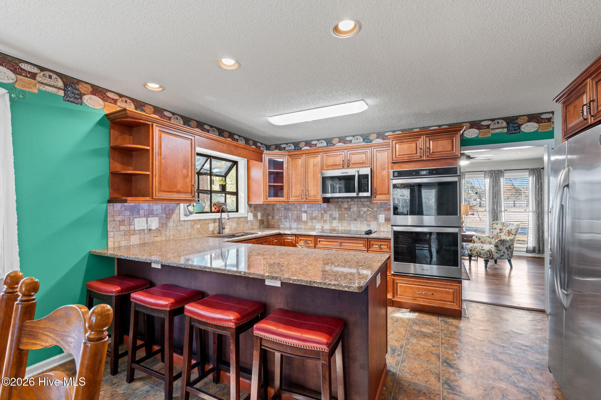 100562881 | Photo 15