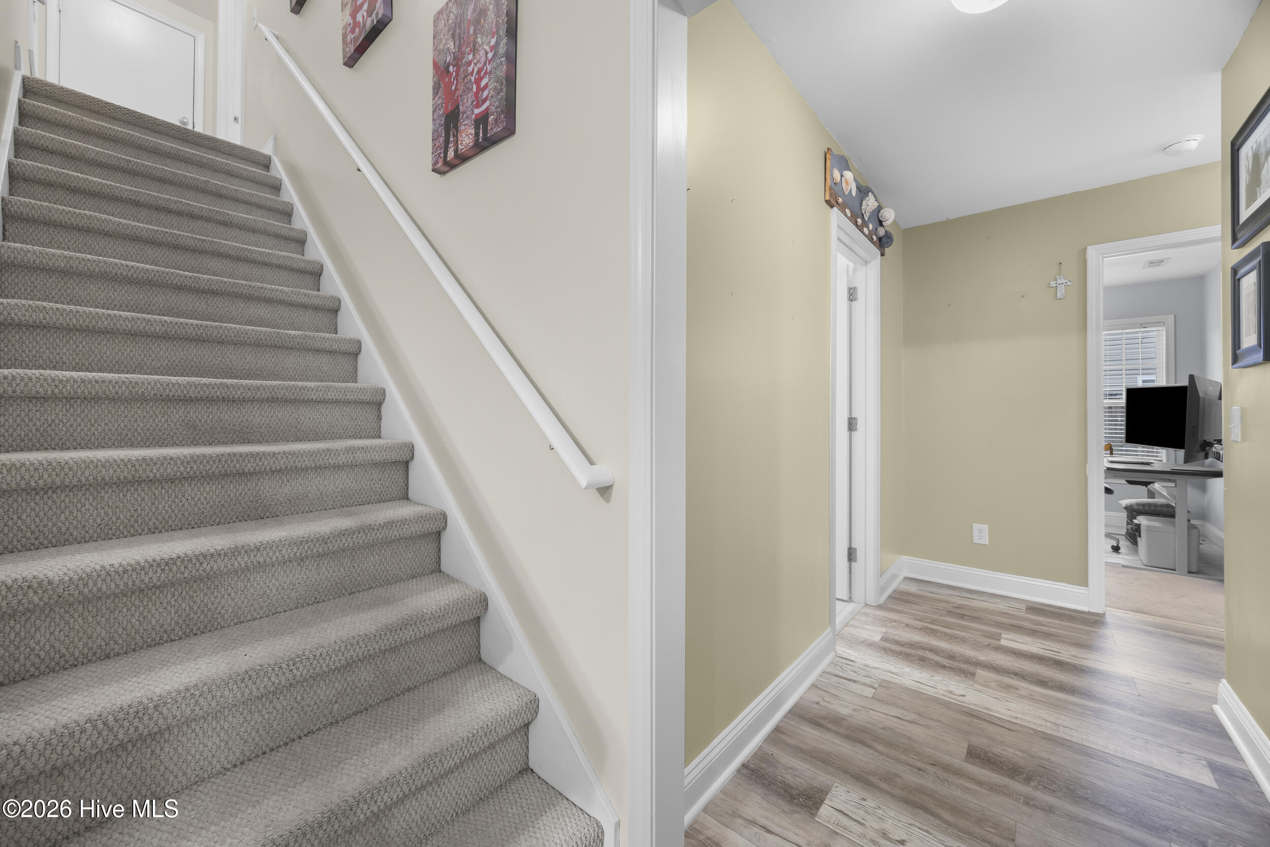 100549388 | Photo 24