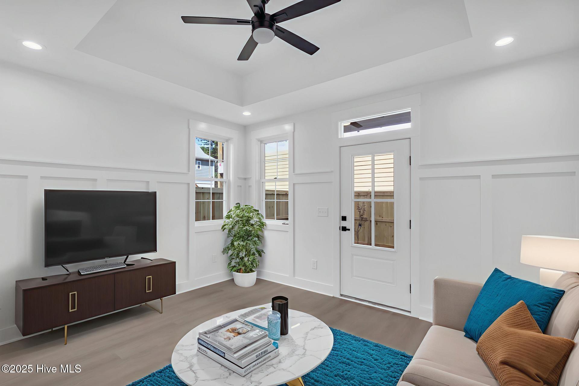 100534811 | Photo 34