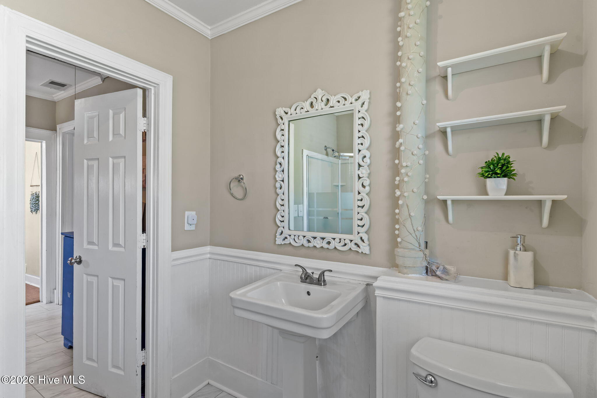 100561310 | Photo 31