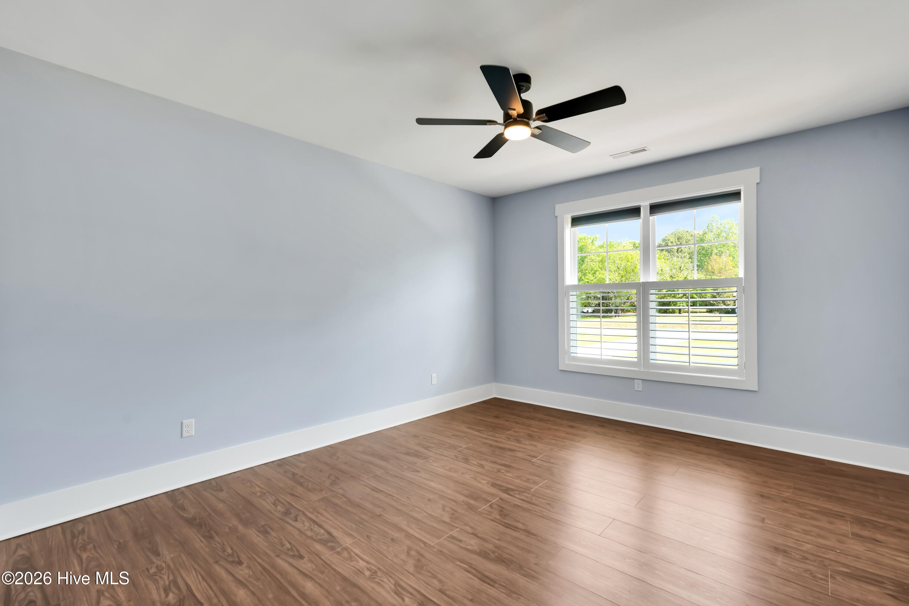 100567914 | Photo 38