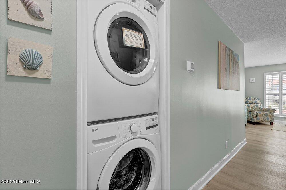 100569395 | Photo 22