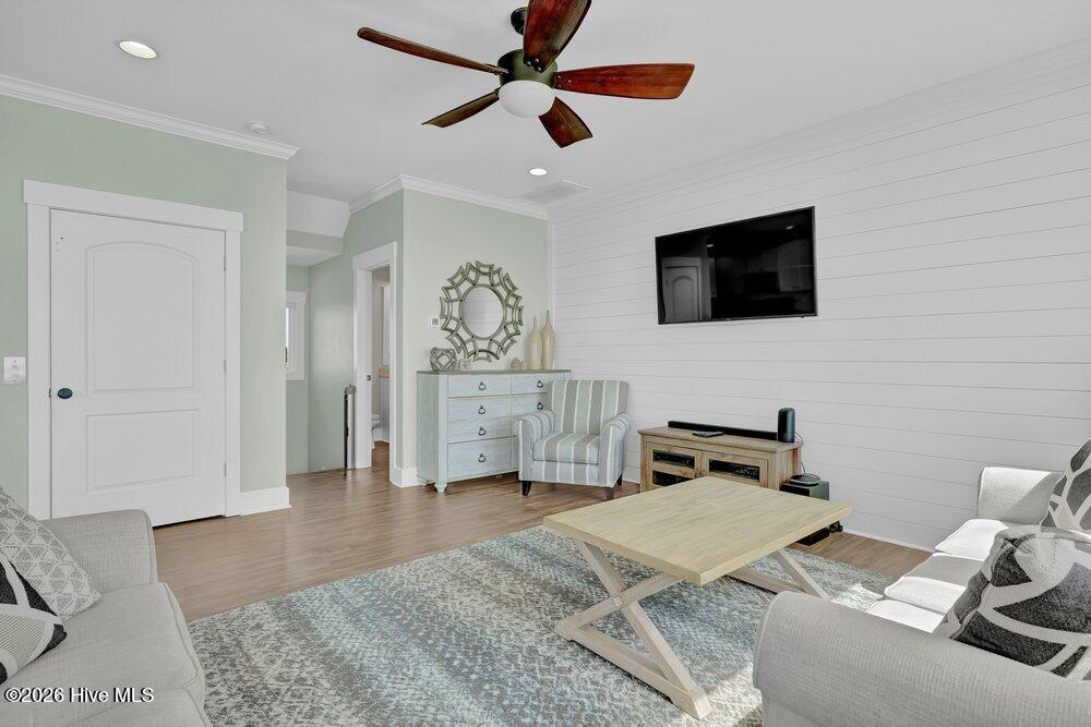 100564441 | Photo 14