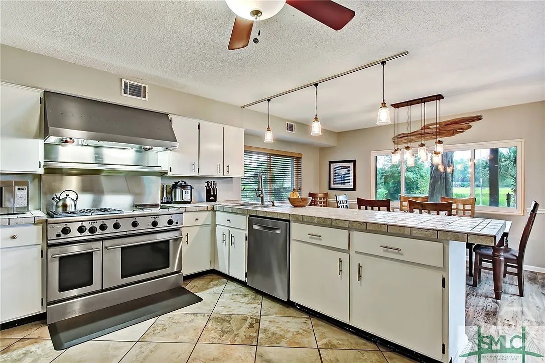 Kitchen area