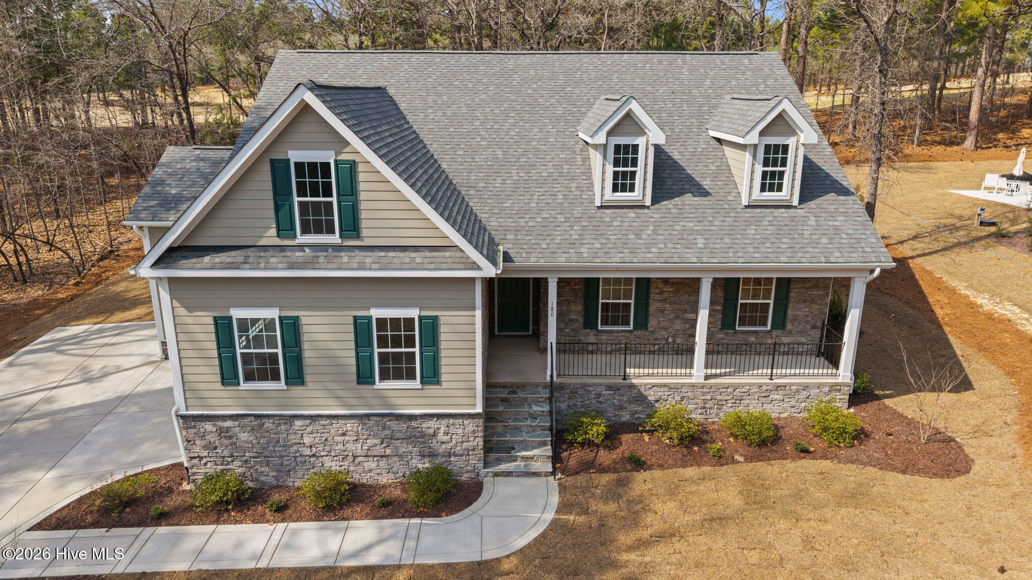 180 Longleaf Drive