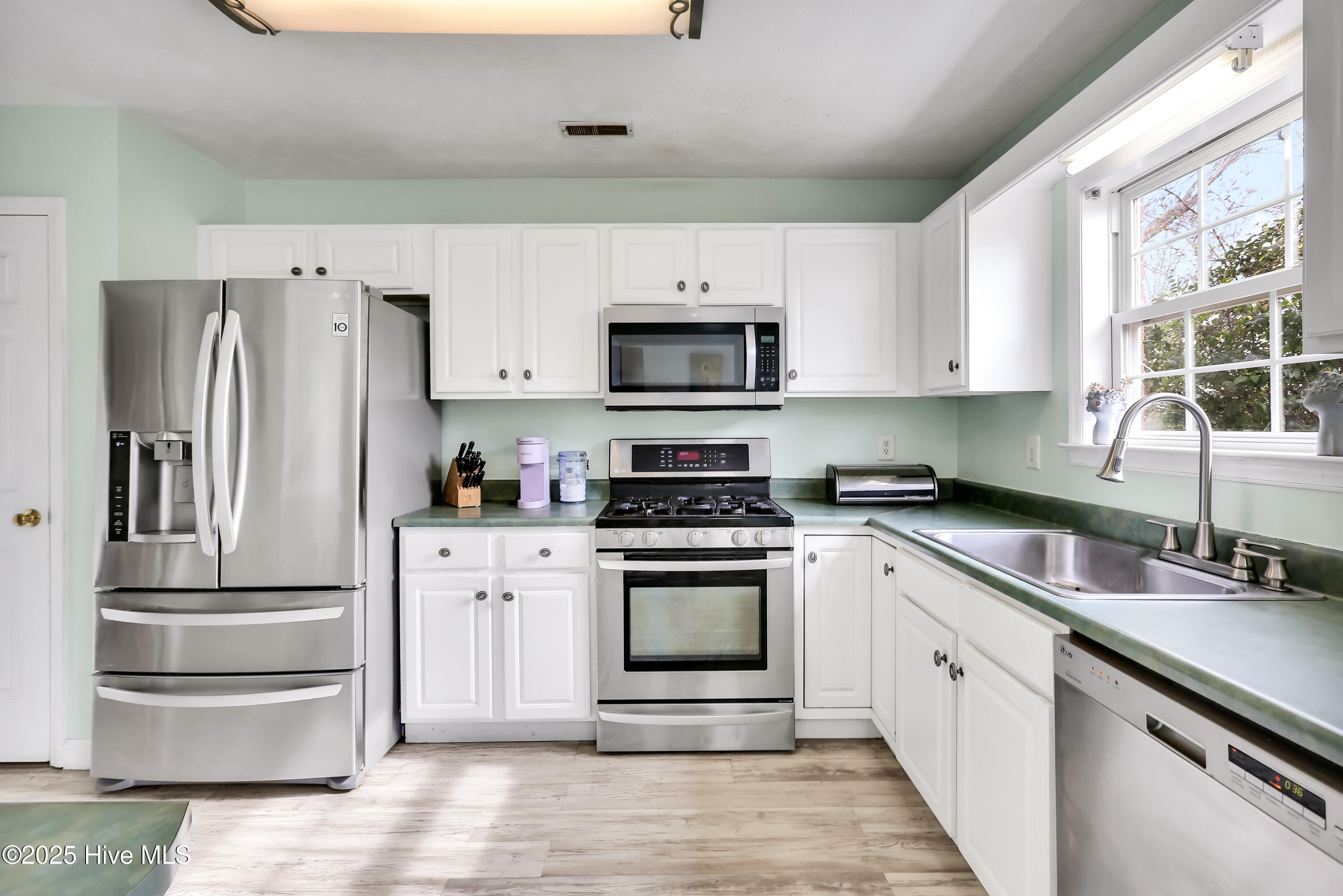 100544452 | Photo 13