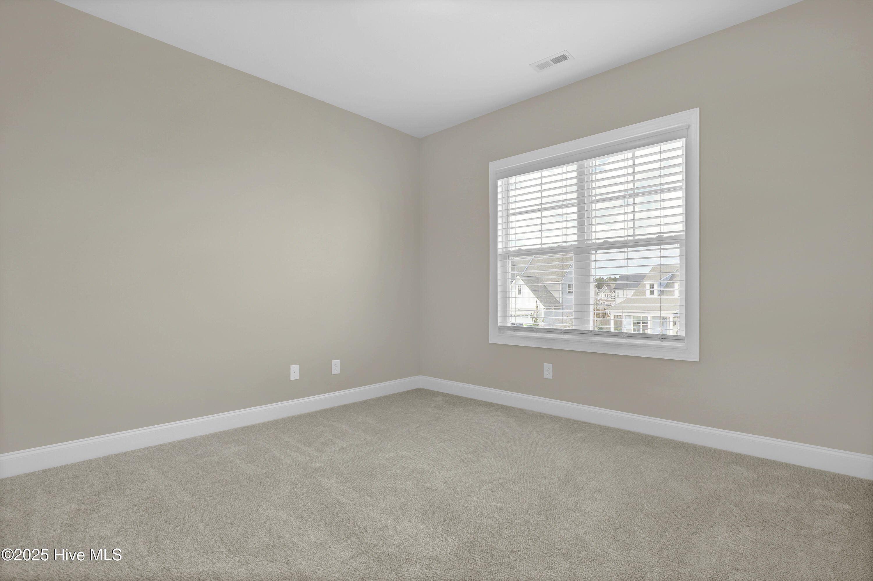 100545755 | Photo 41