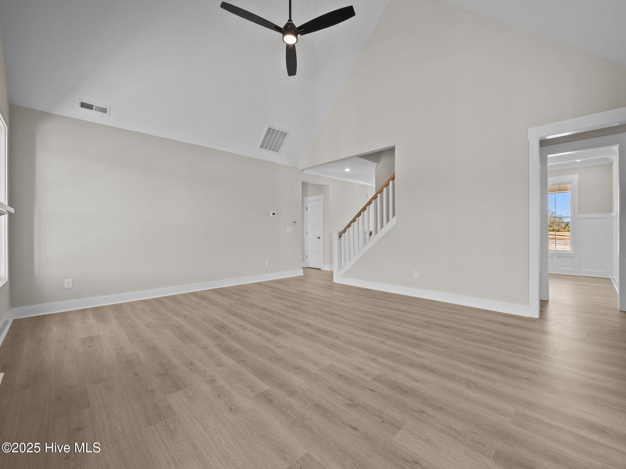 100520397 | Photo 10