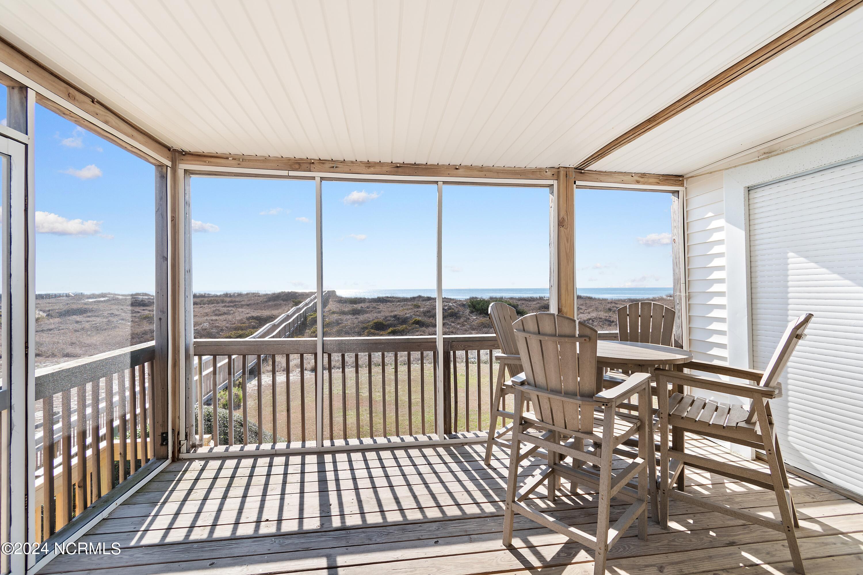 100547764 | Photo 22