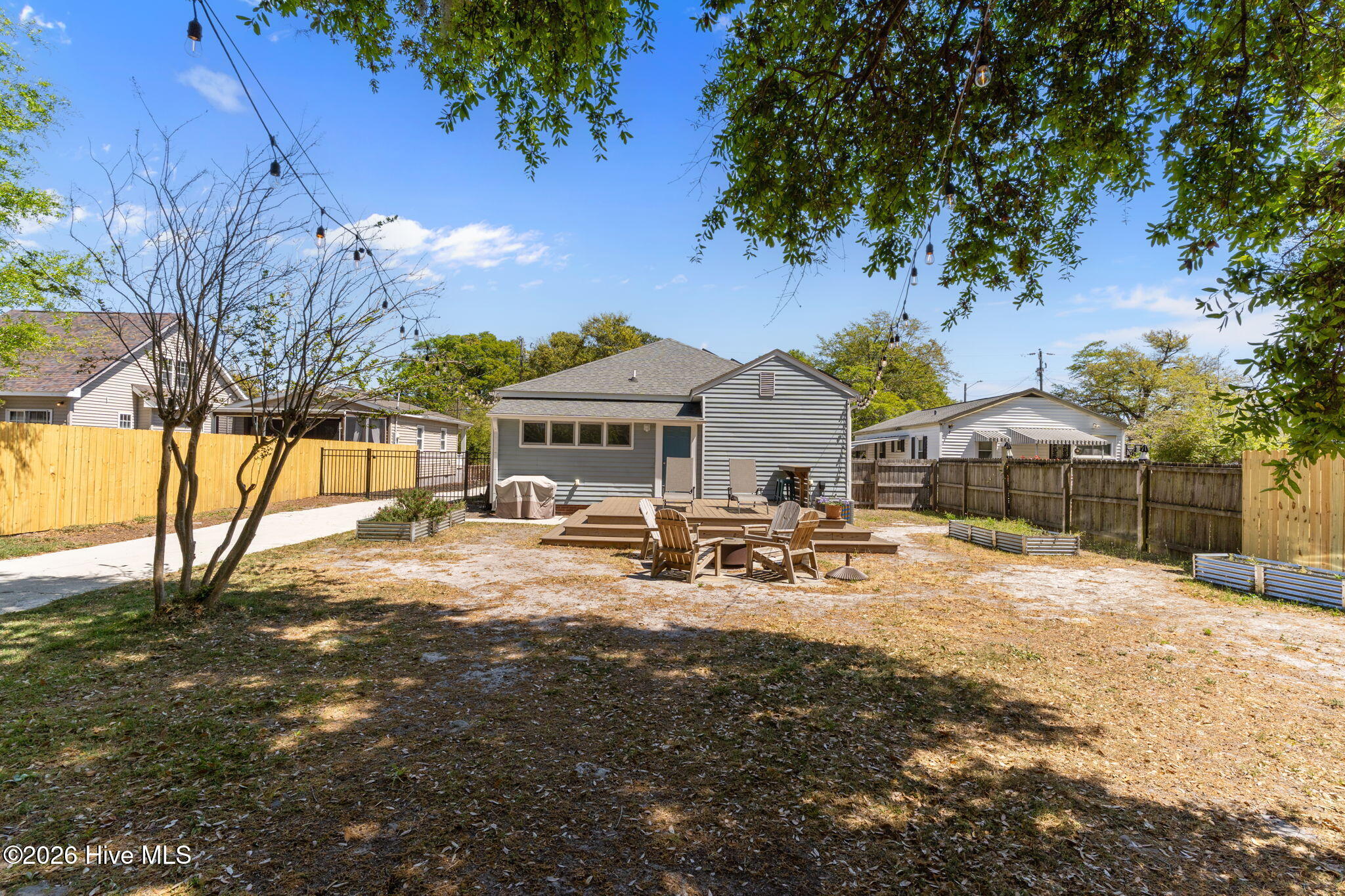 100564930 | Photo 36