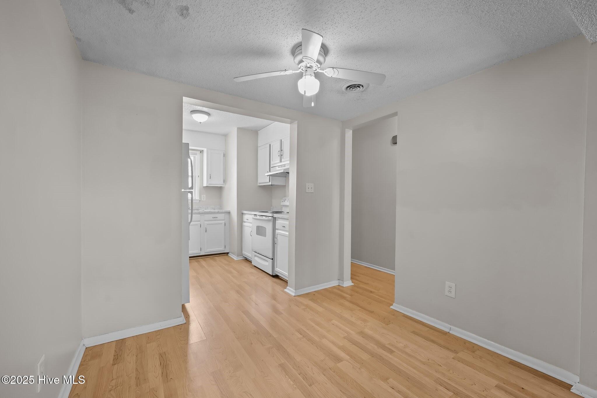 139 King George Court, Jacksonville, NC 28546 – photo 8: 8-web-or-mls-139 King George Court 012
