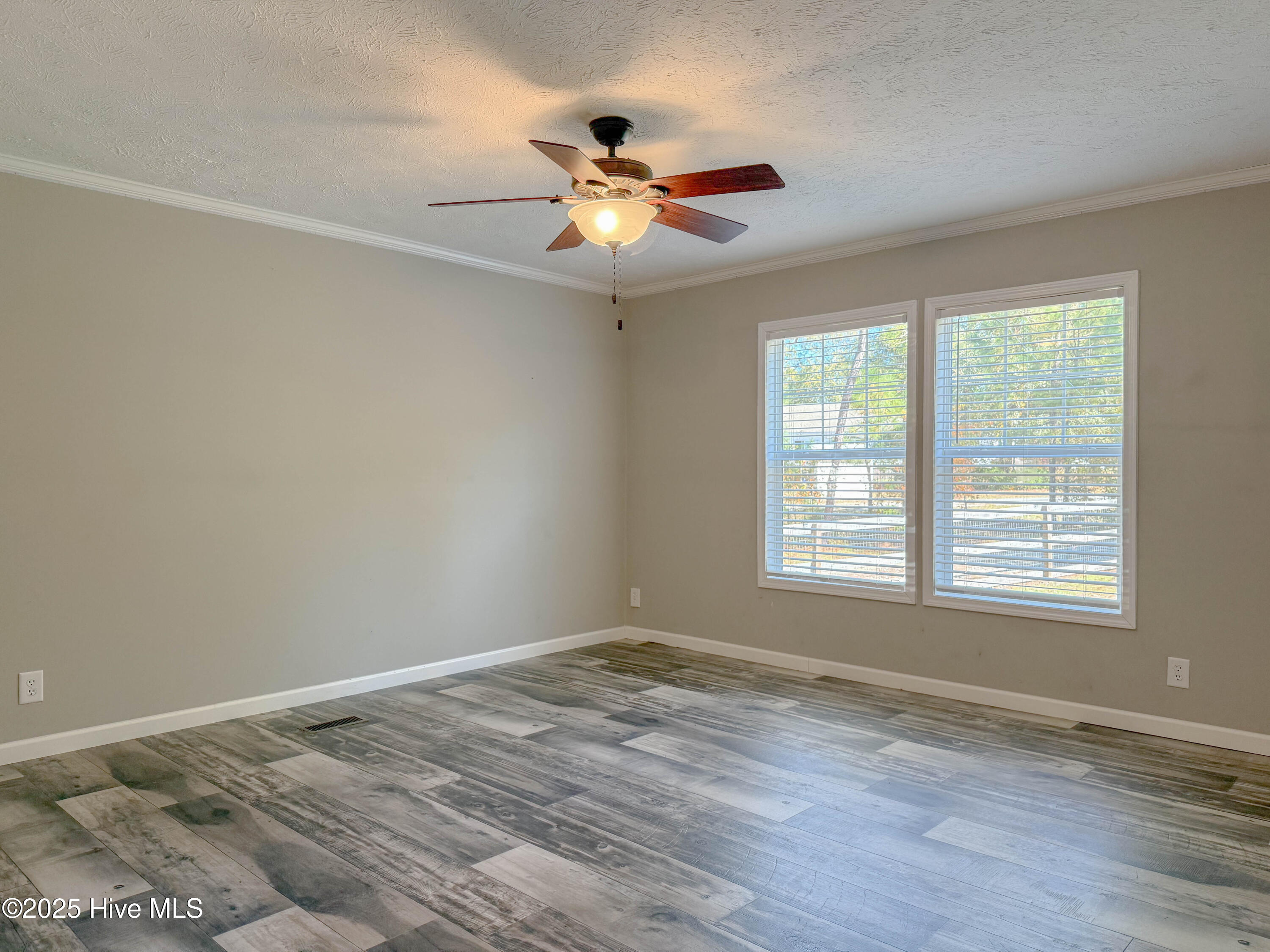 100540094 | Photo 45