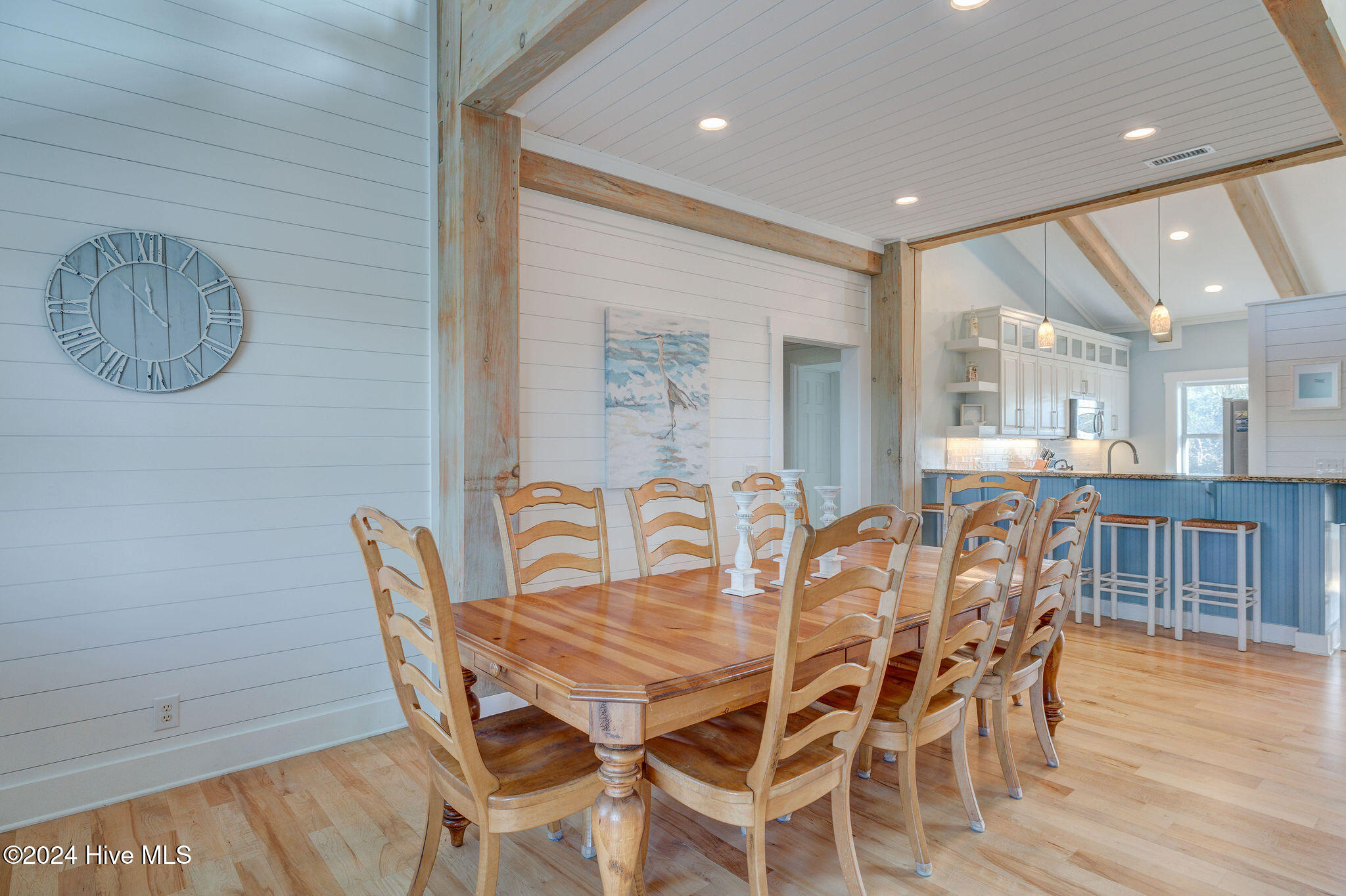 100526759 | Photo 18