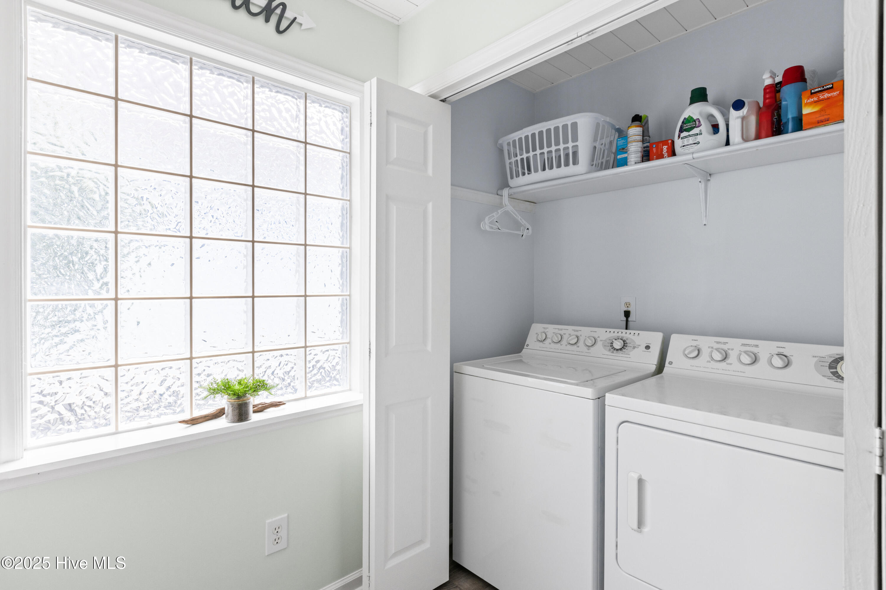 100506776 | Photo 14