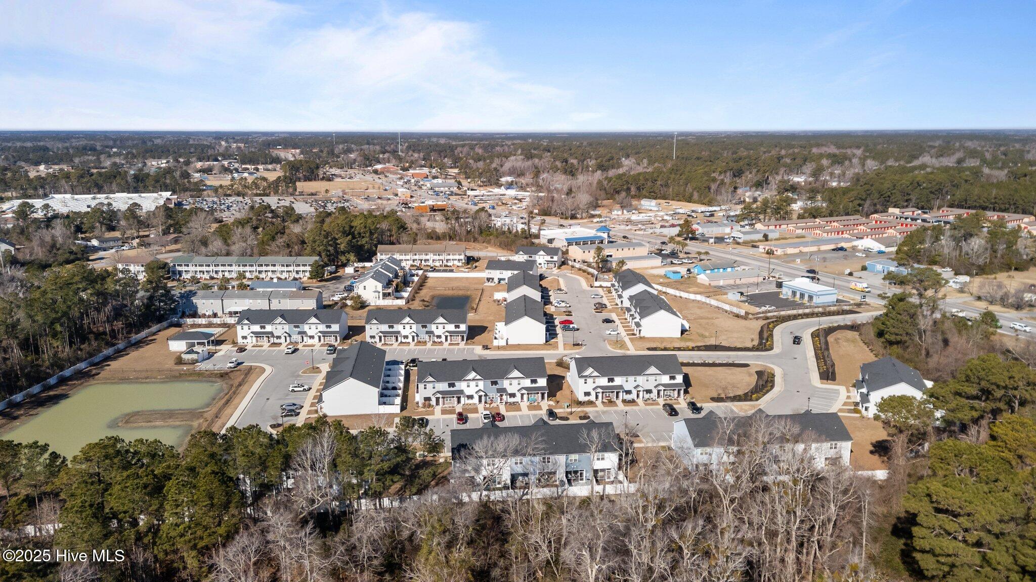 100563898 | Photo 40