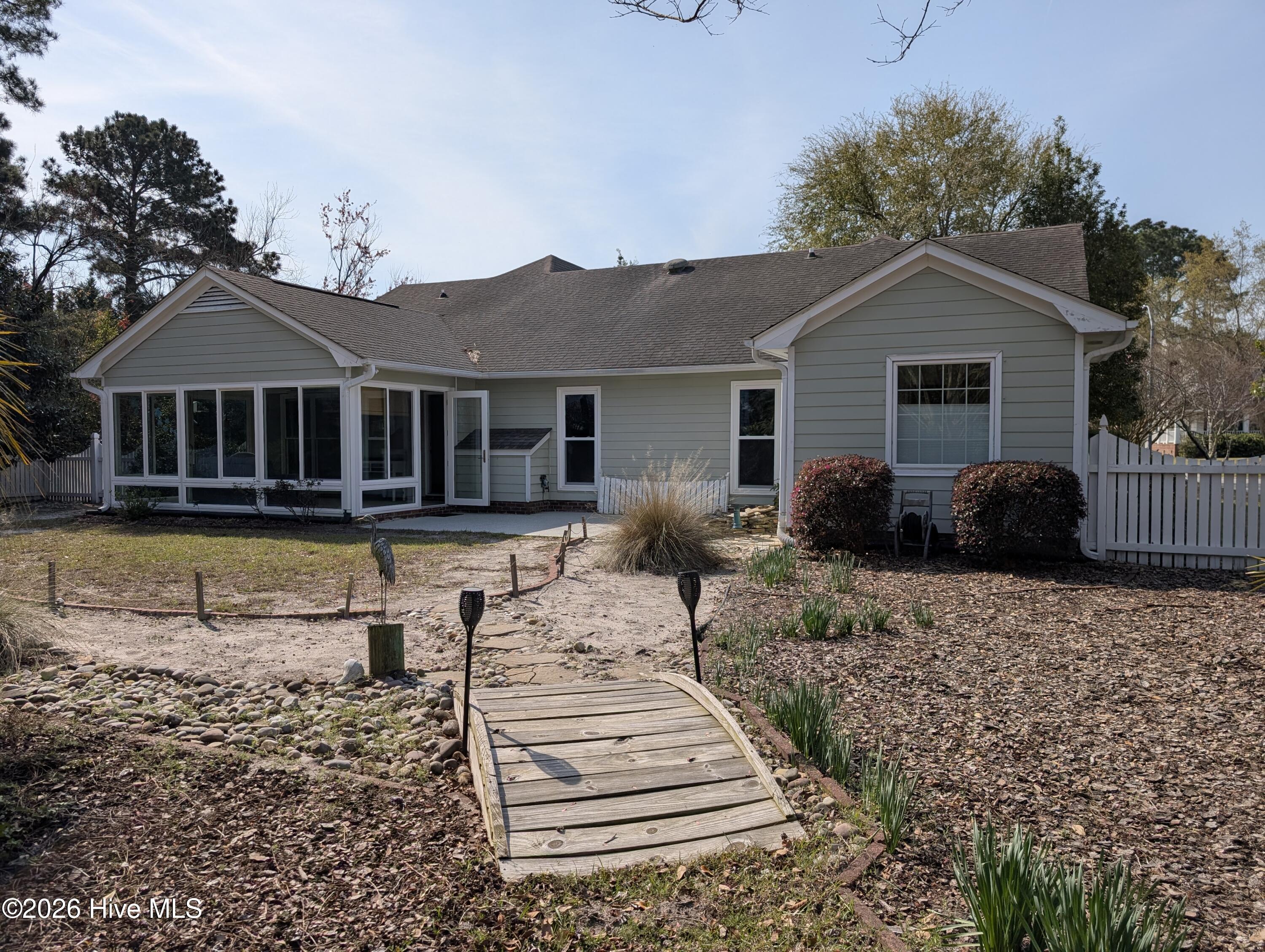 100561832 | Photo 33