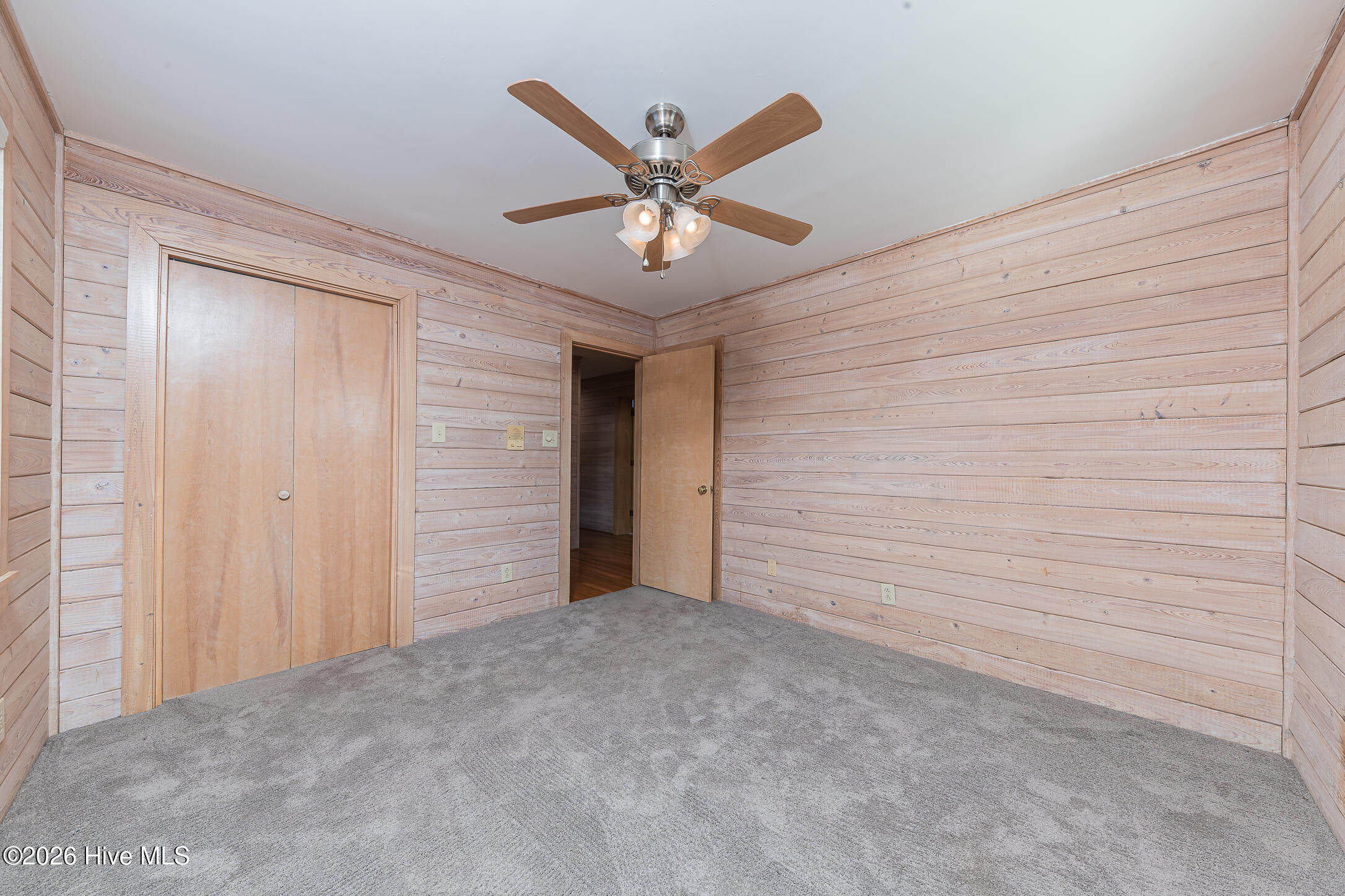 100560422 | Photo 33