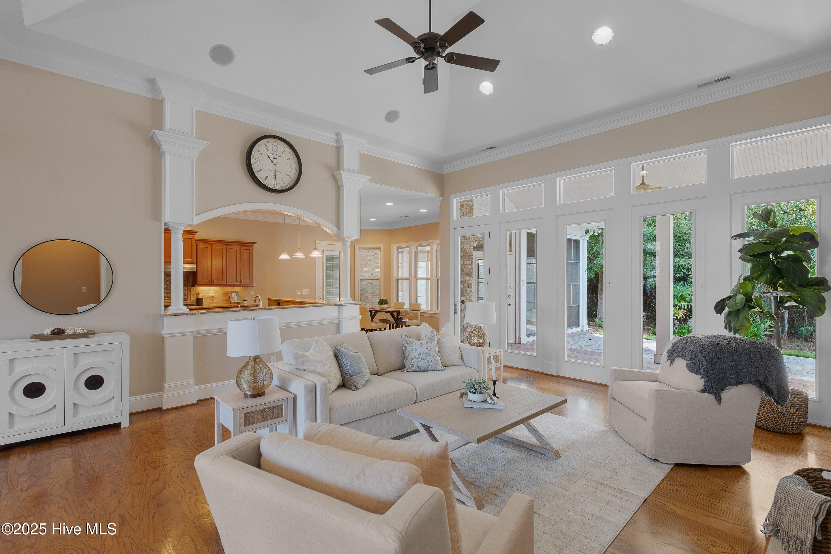 100481960 | Photo 31