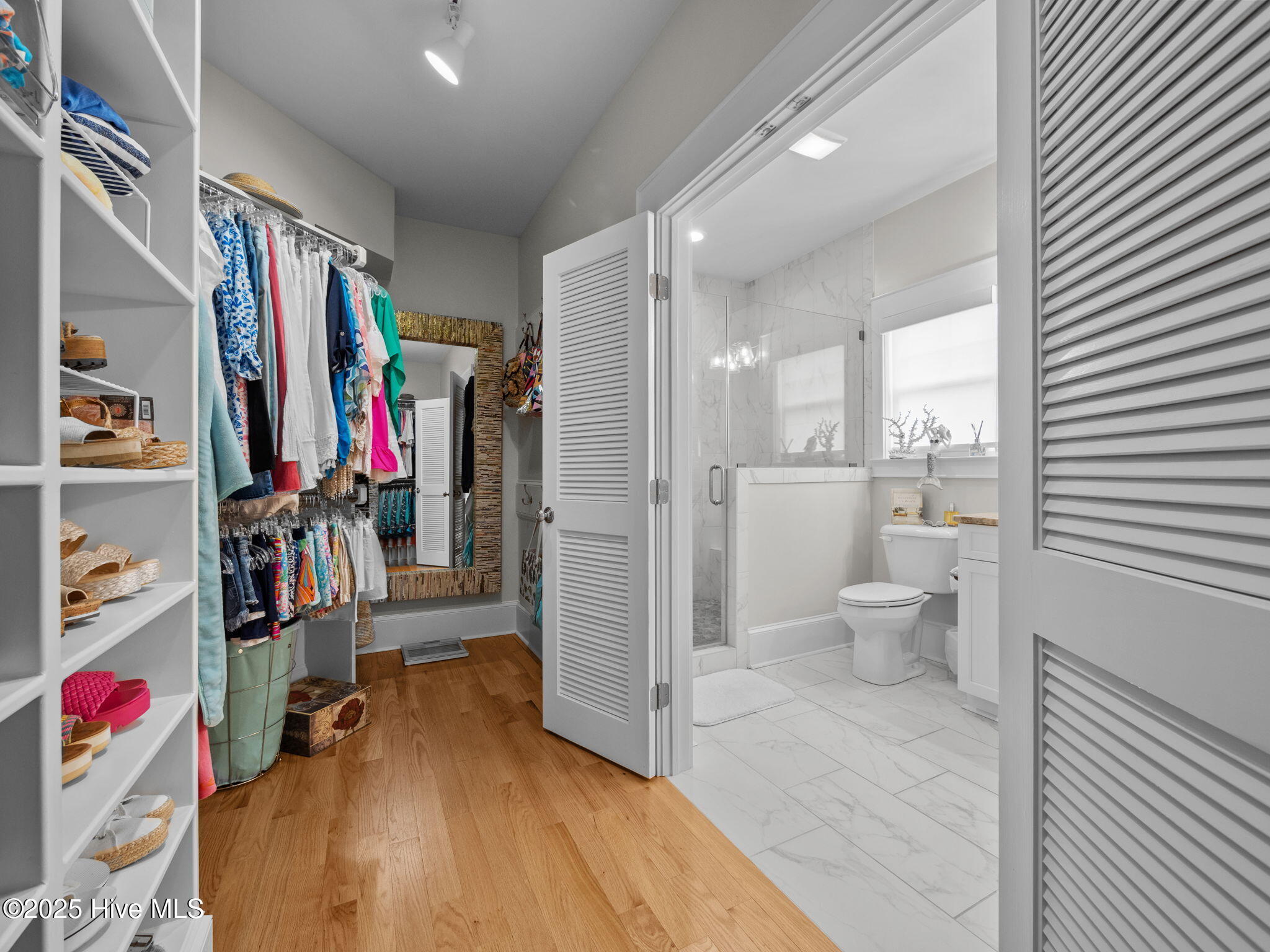 100527166 | Photo 42