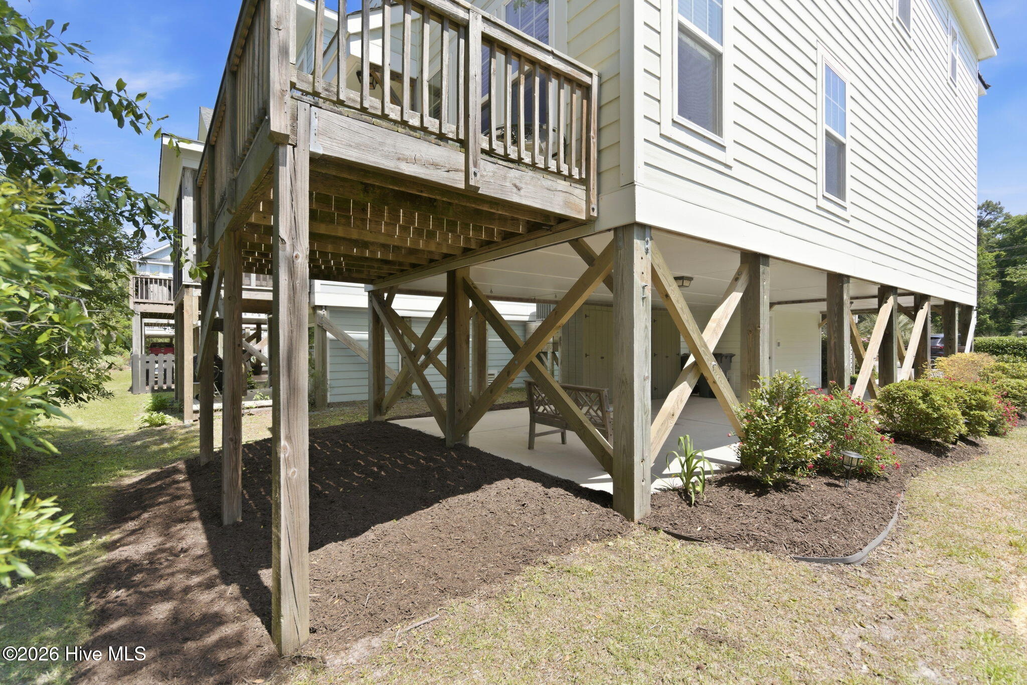 100569700 | Photo 24