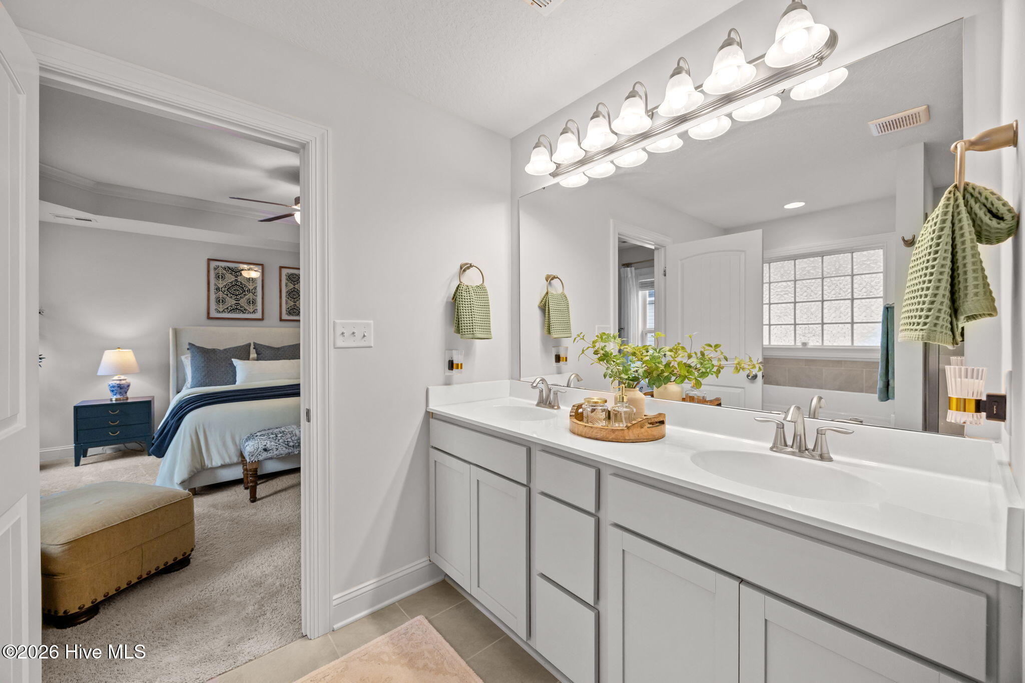 100555246 | Photo 27