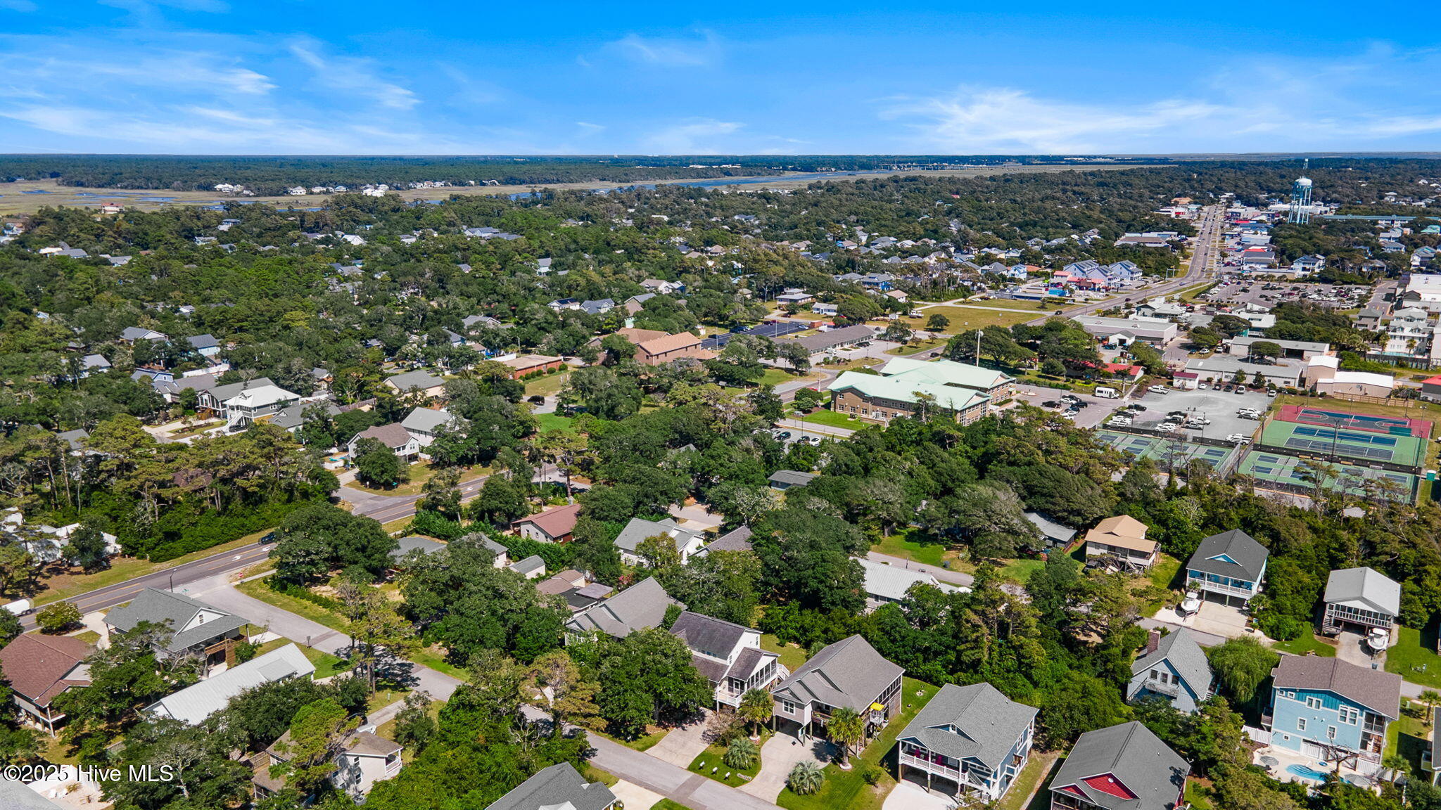 106 SE 44th Street, Oak Island, NC, 28465