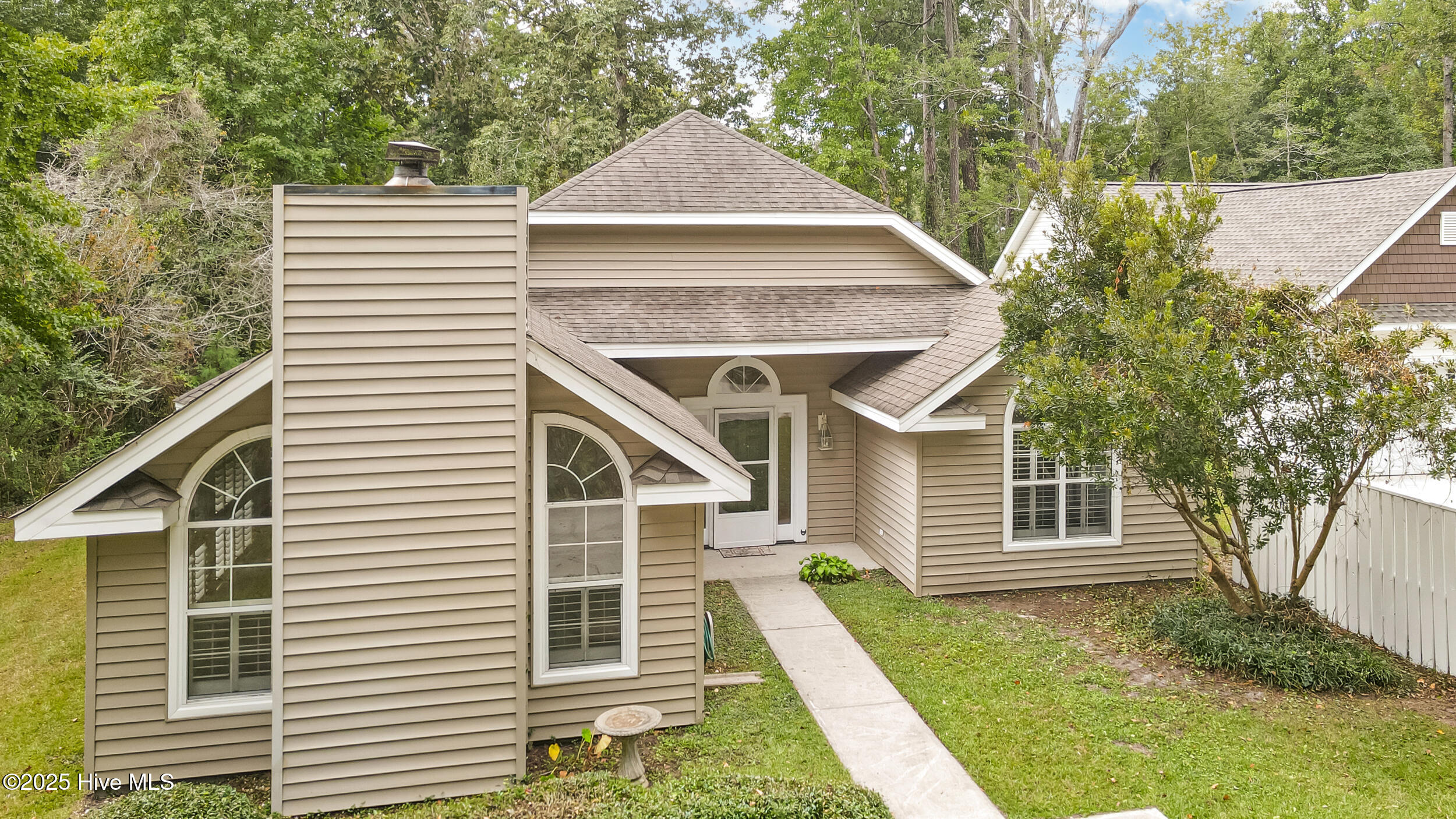 100531370 | Photo 40