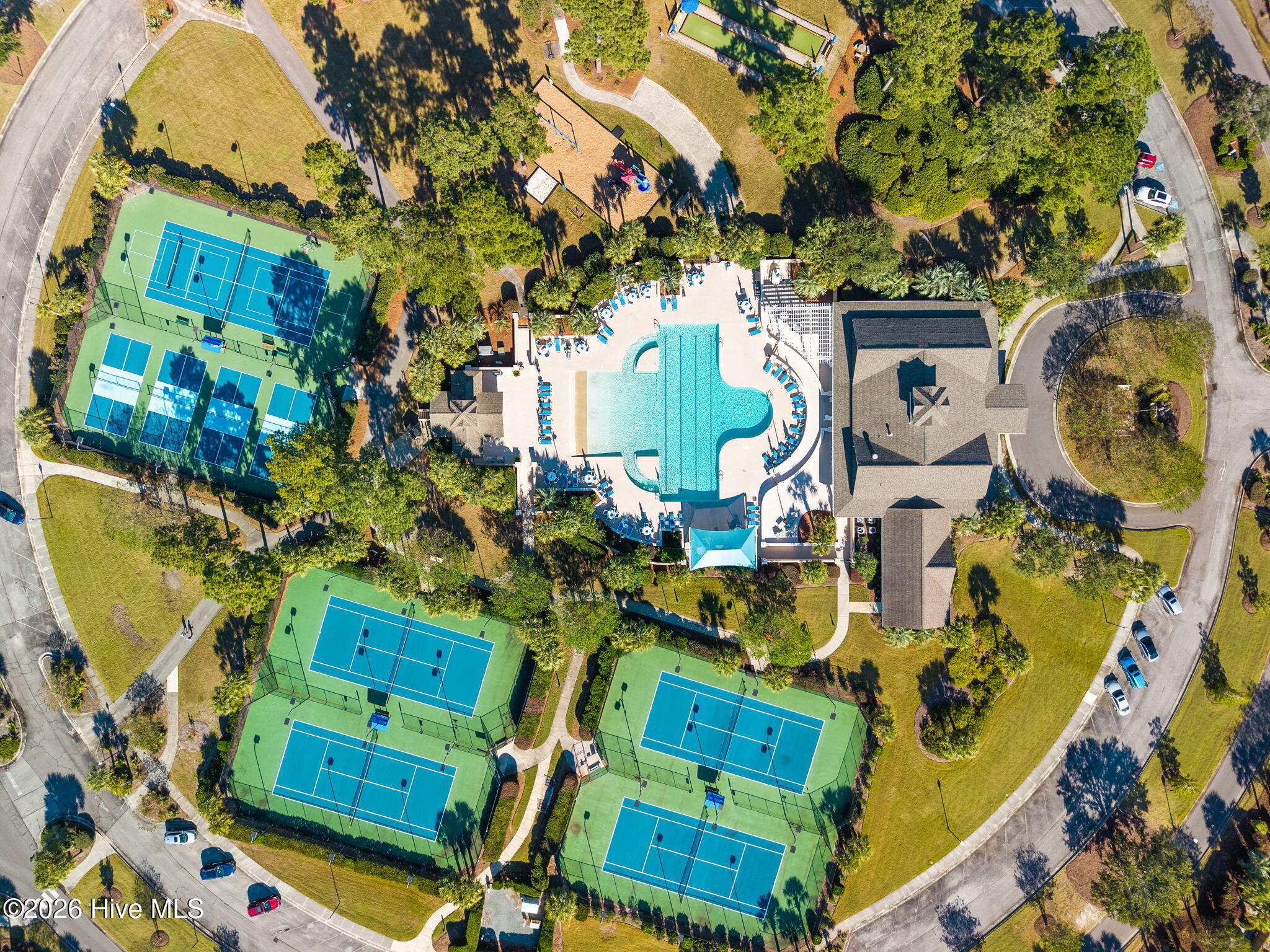 100562365 | Photo 36