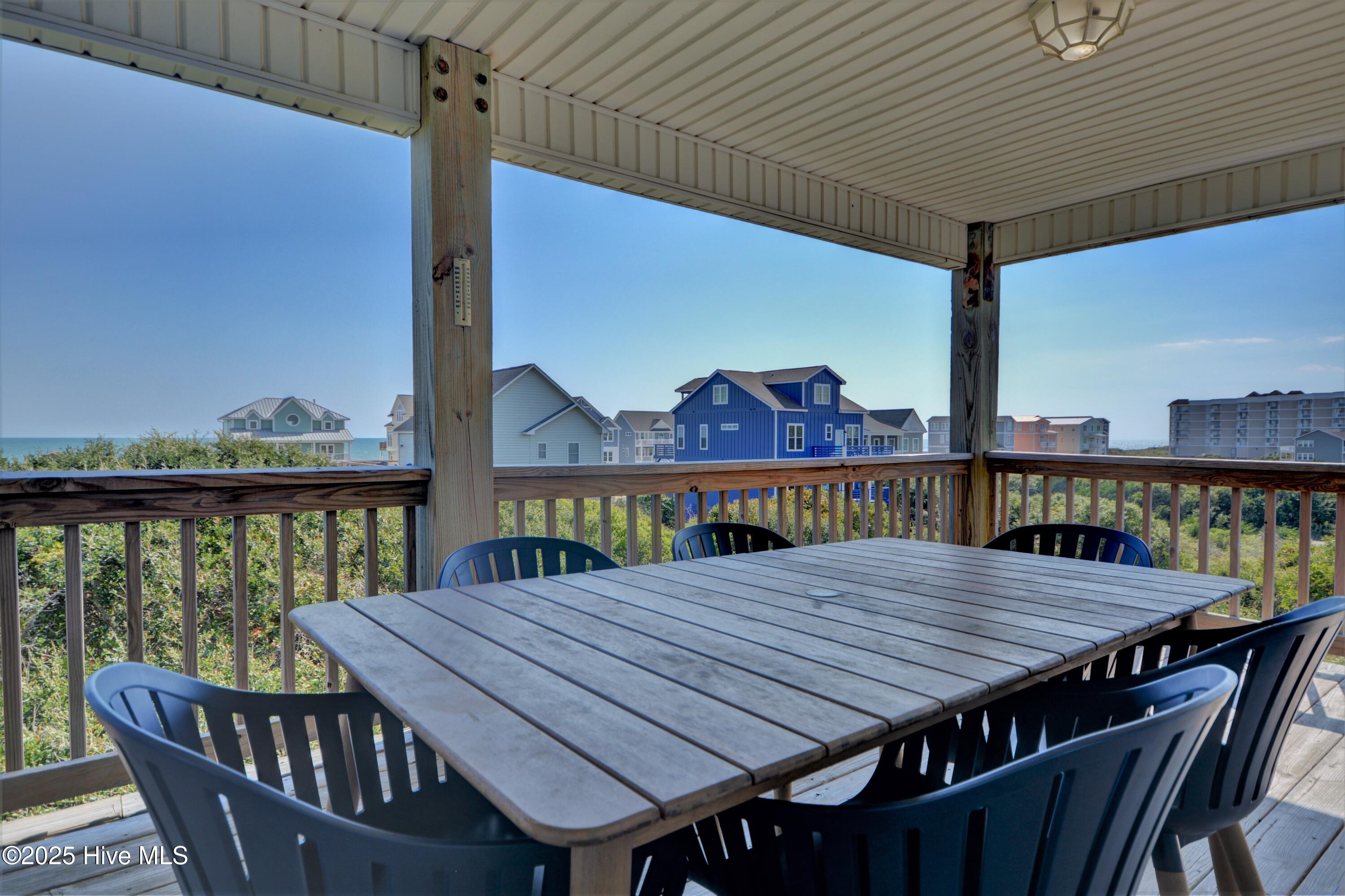 100518289 | Photo 13