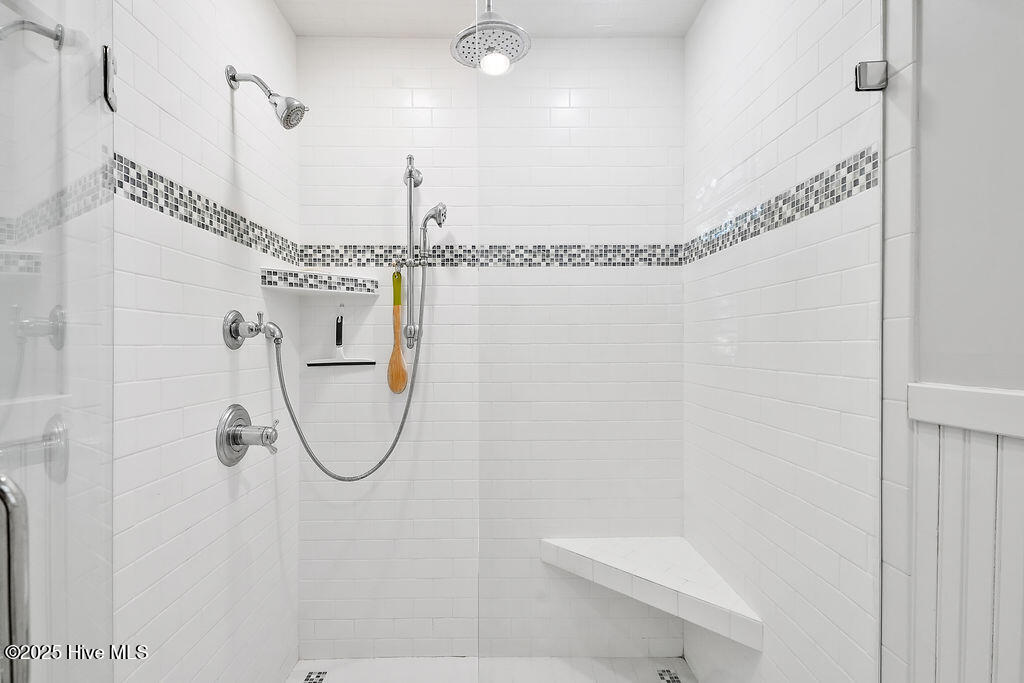 100504453 | Photo 29