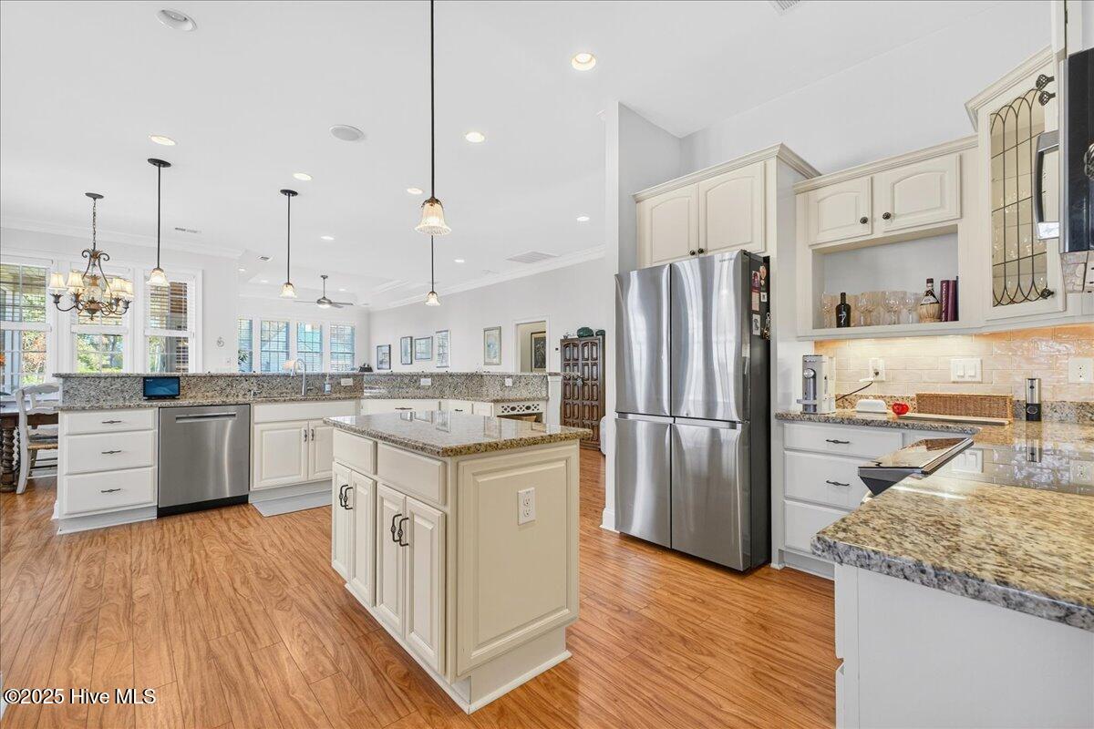 100540380 | Photo 21