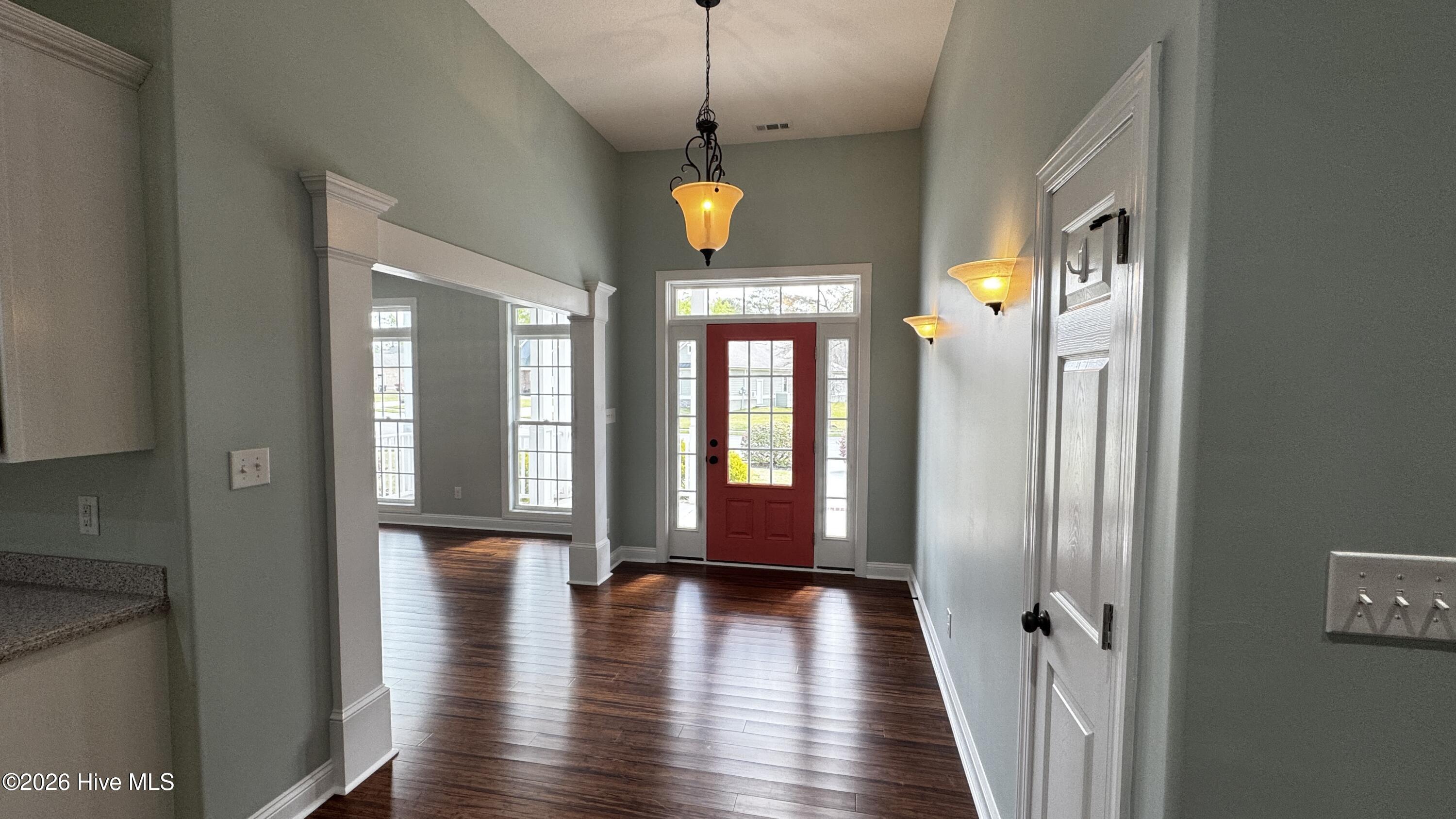 100565264 | Photo 13